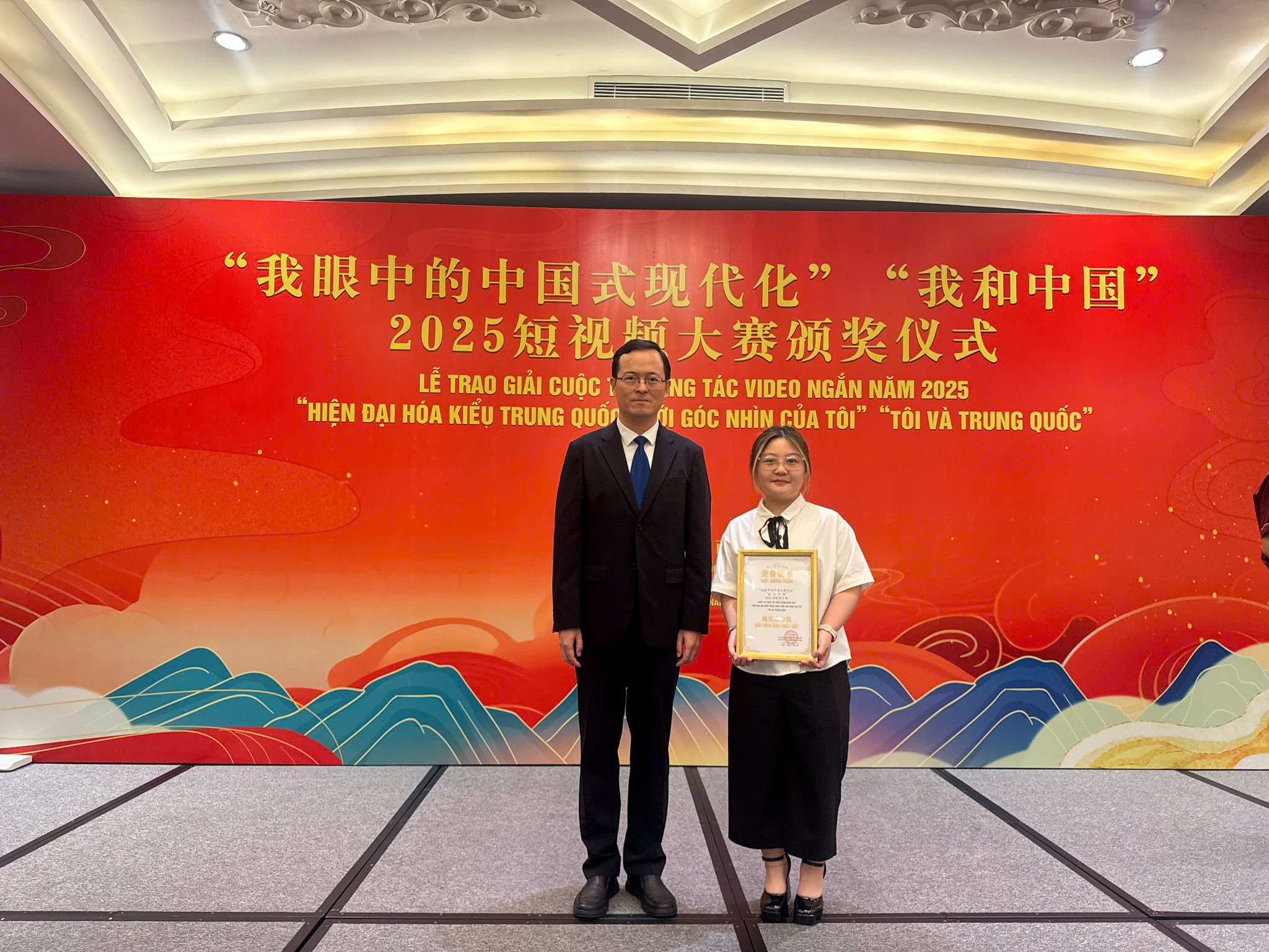 Tuyết Linh – sinh viên HSU đoạt Giải Hình ảnh xuất sắc