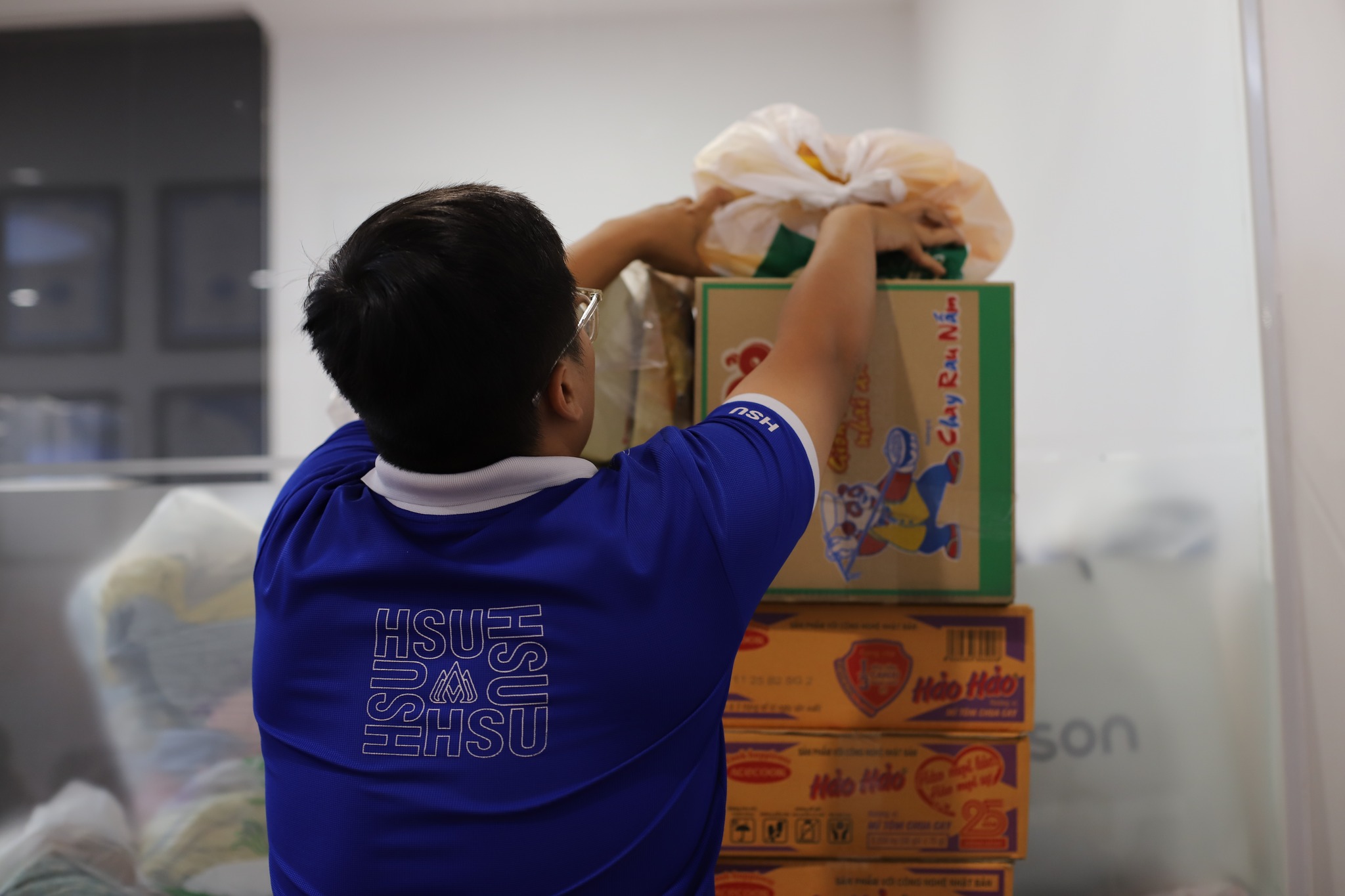 HSU chung tay hướng về Miền Trung nhu yếu phẩm được quyên góp chỉ trong 4 ngày