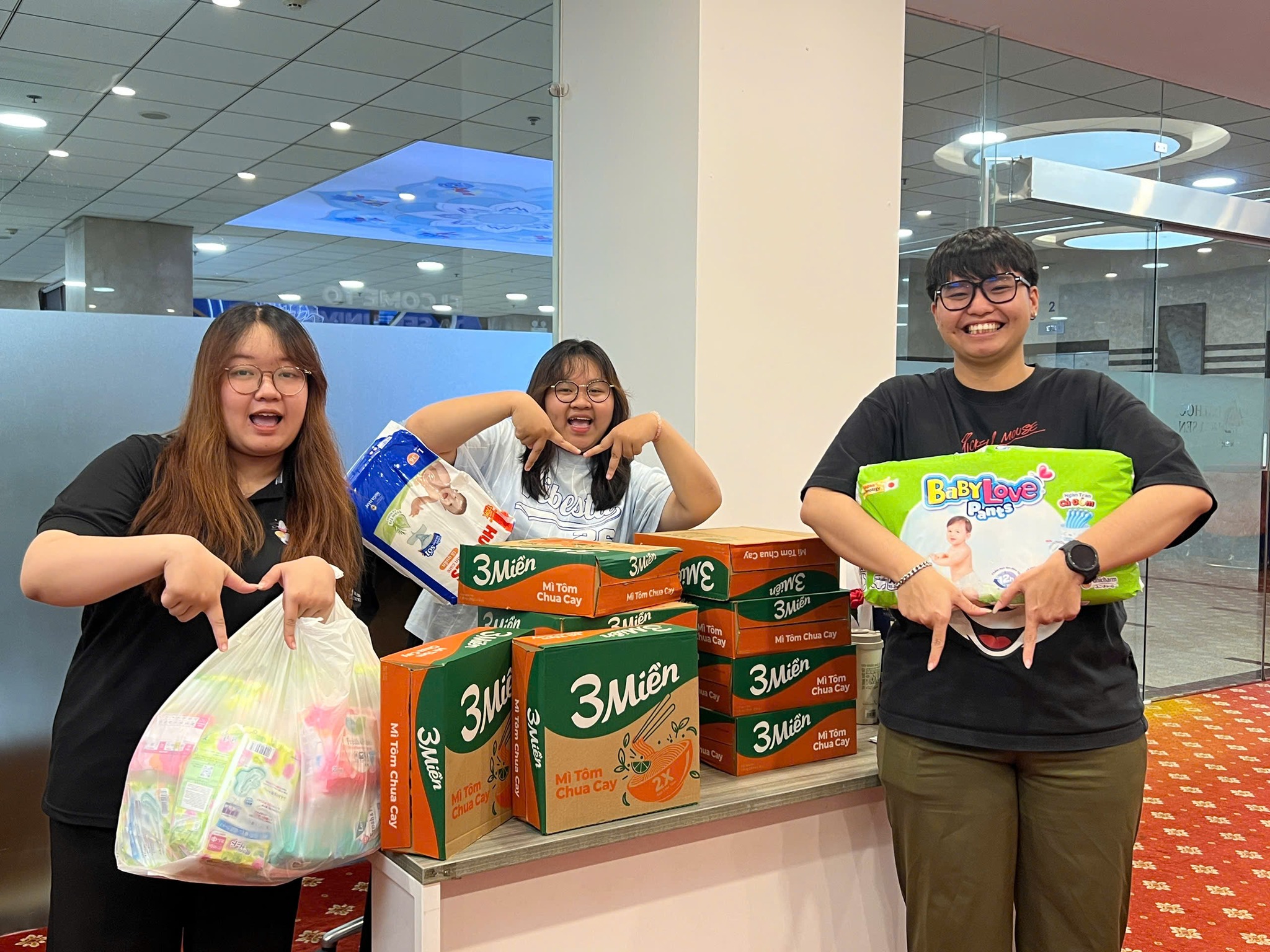 HSU chung tay hướng về Miền Trung gửi nhu yếu phẩm được quyên góp chỉ trong 4 ngày