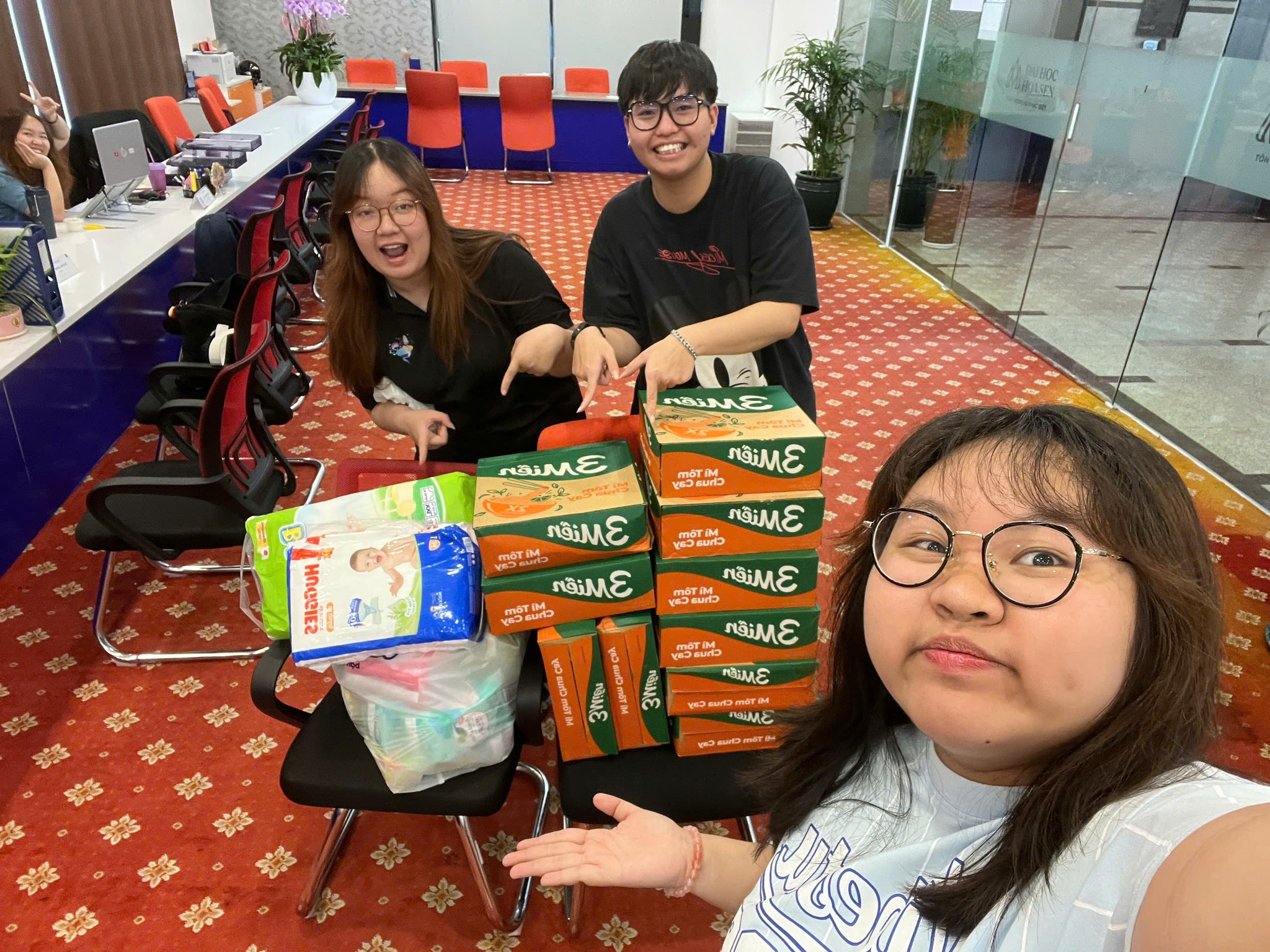 HSU chung tay hướng về Miền Trung nhu yếu phẩm được quyên góp chỉ trong 4 ngày