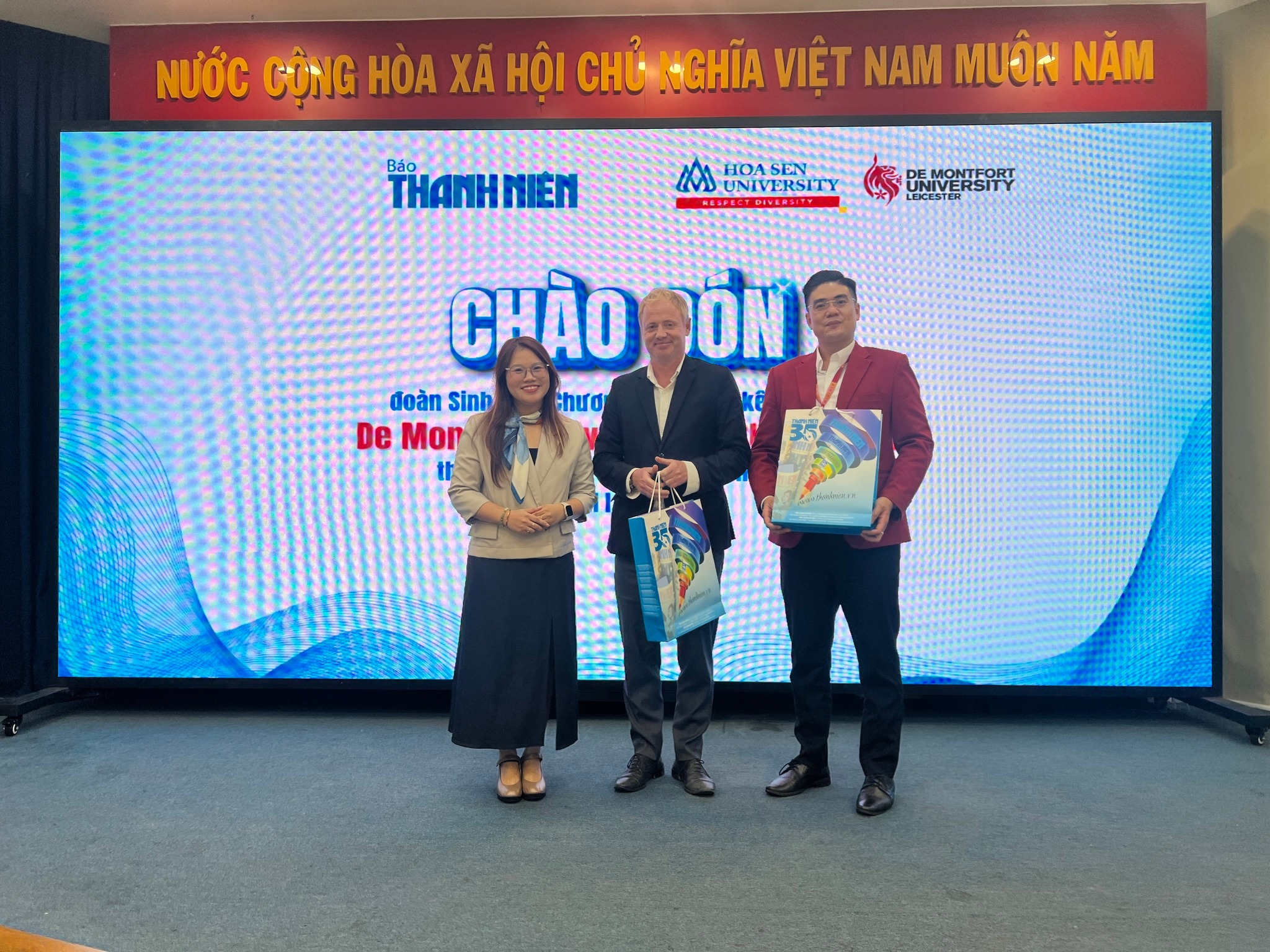 Sinh viên DMU học thực chiến tại Báo Thanh Niên - nối sóng với hơn 10 cơ sở DMU toàn cầu
