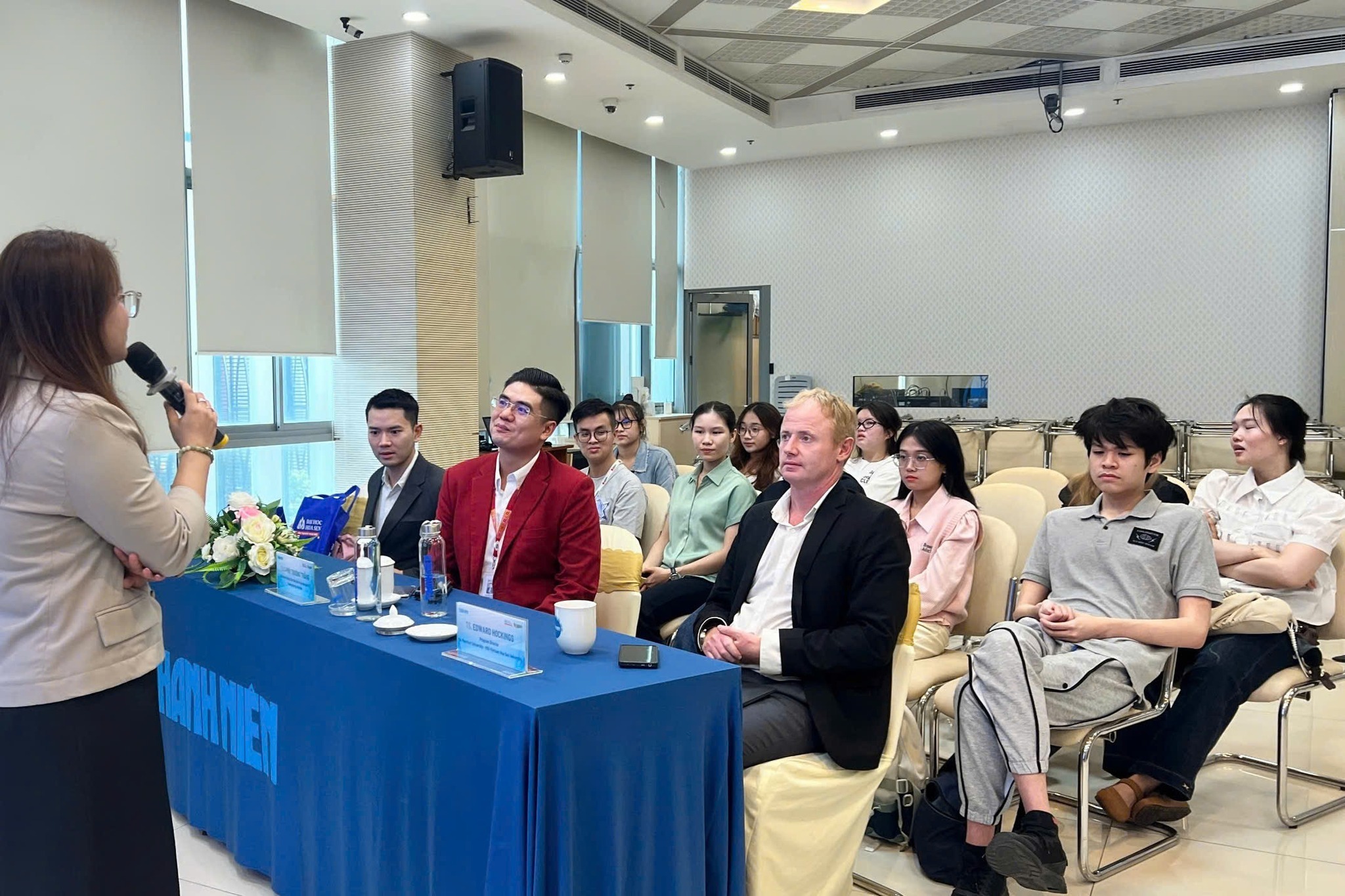 Sinh viên DMU học thực chiến tại Báo Thanh Niên – nối sóng với hơn 10 cơ sở DMU toàn cầu