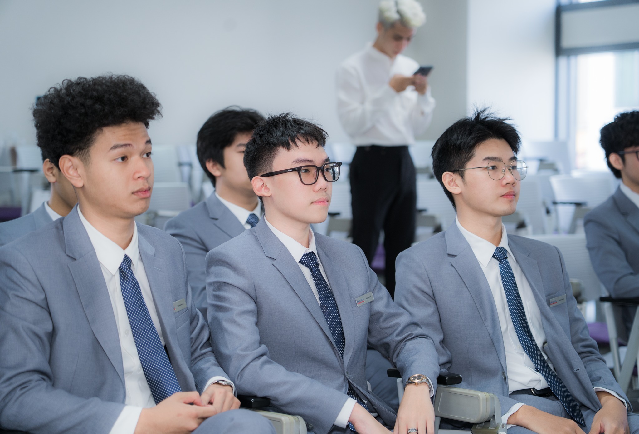 Sinh viên Hoa Sen Elite hoàn thiện diện mạo và phong thái khởi đầu của một chuyên gia