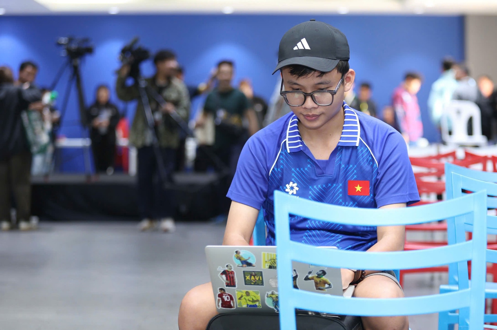 ĐỒNG NGUYÊN KHANG – PHÓNG VIÊN BÁO THANH NIÊN, SINH VIÊN KINH TẾ THỂ THAO HSU