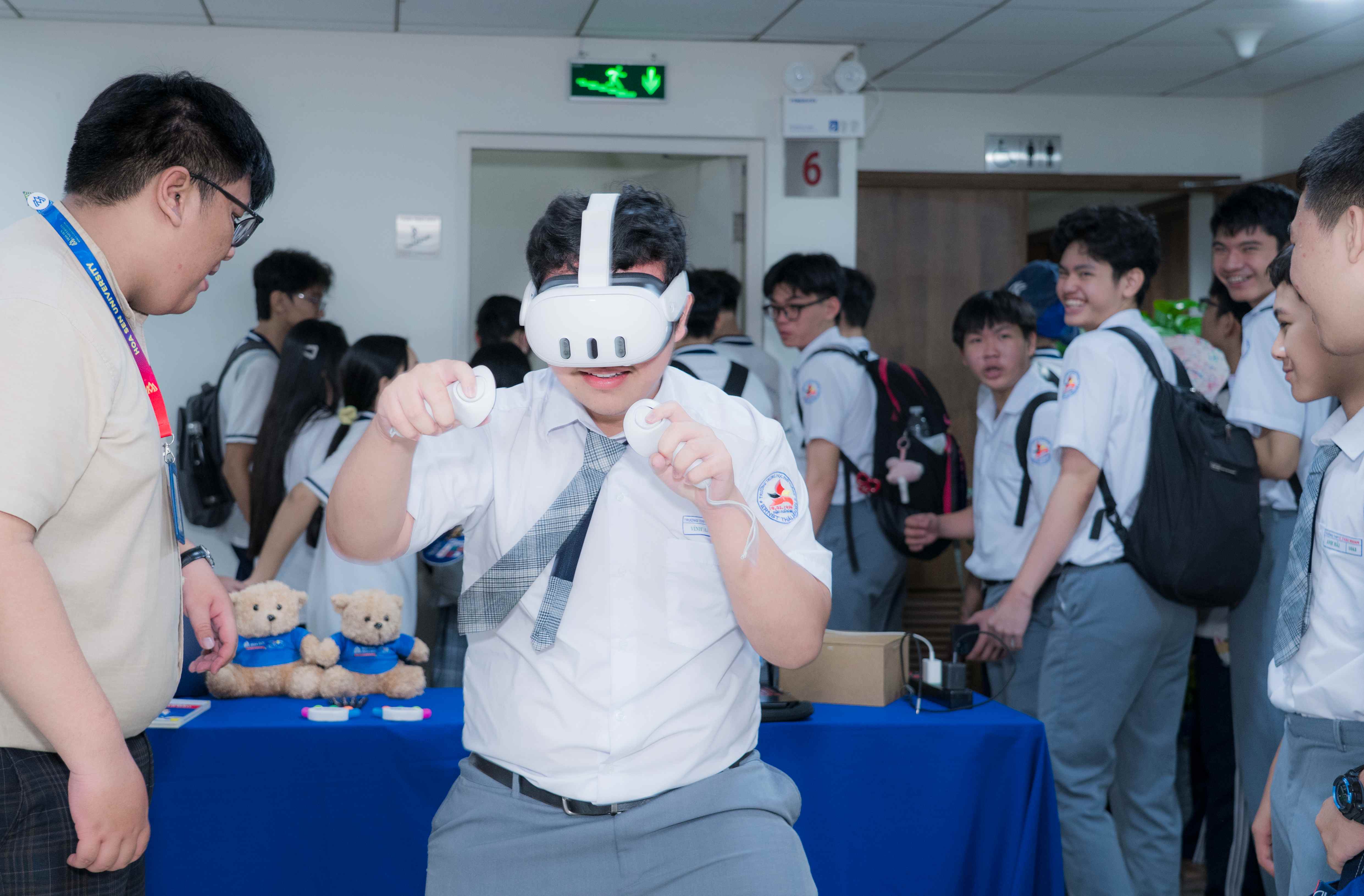 Học sinh THPT Ten Lơ Man trải nghiệm Đại học Hoa Sen – Bước đầu định hướng tương lai