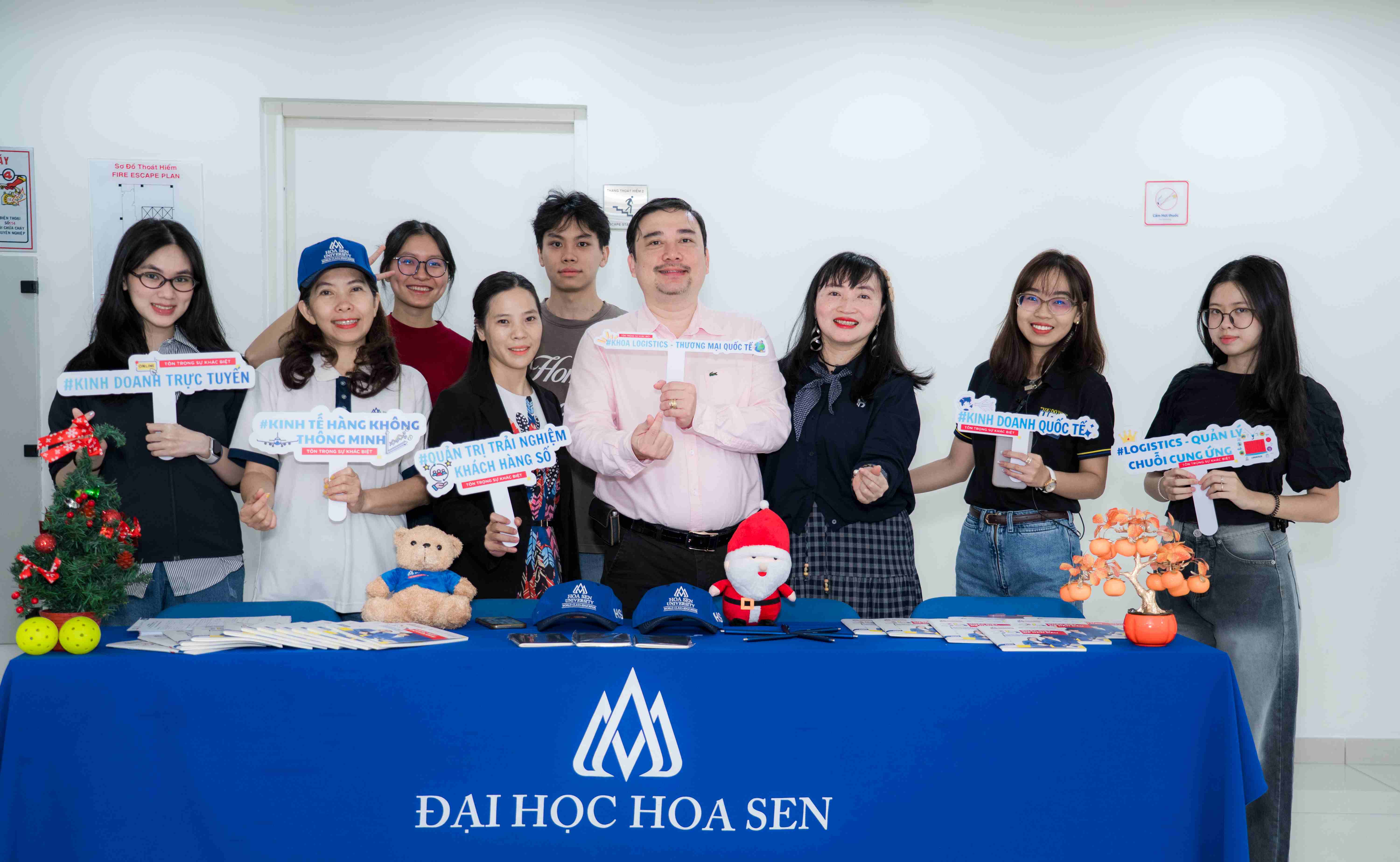 Học sinh THPT Ten Lơ Man trải nghiệm Đại học Hoa Sen – Bước đầu định hướng tương lai