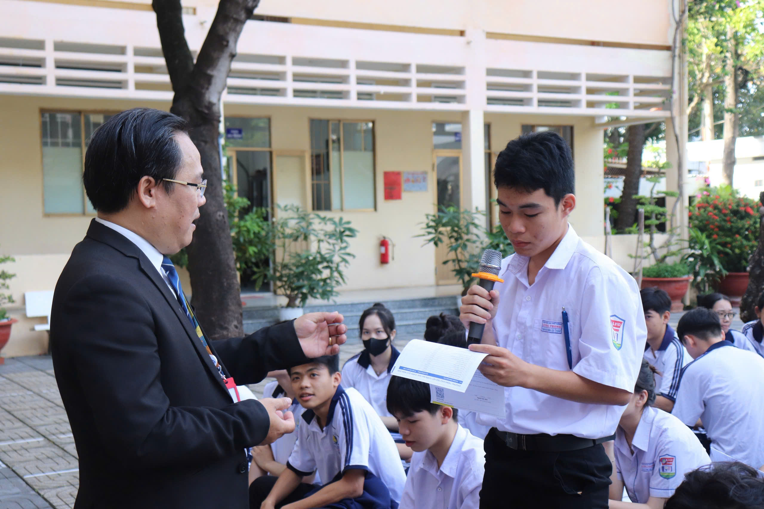 Từ sân trường THPT Lê Hồng Phong đến giấc mơ học bổng Đại học Hoa Sen 2026