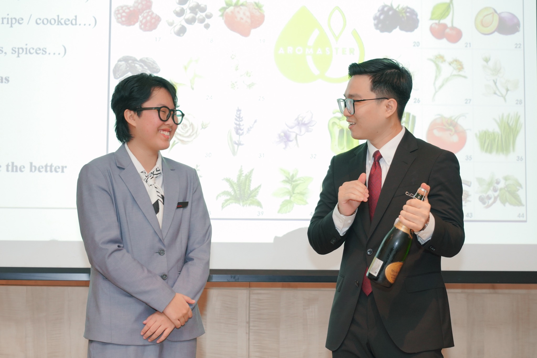 Workshop rượu vang hoạt động trải nghiệm độc quyền của Chương trình Hoa Sen Elite