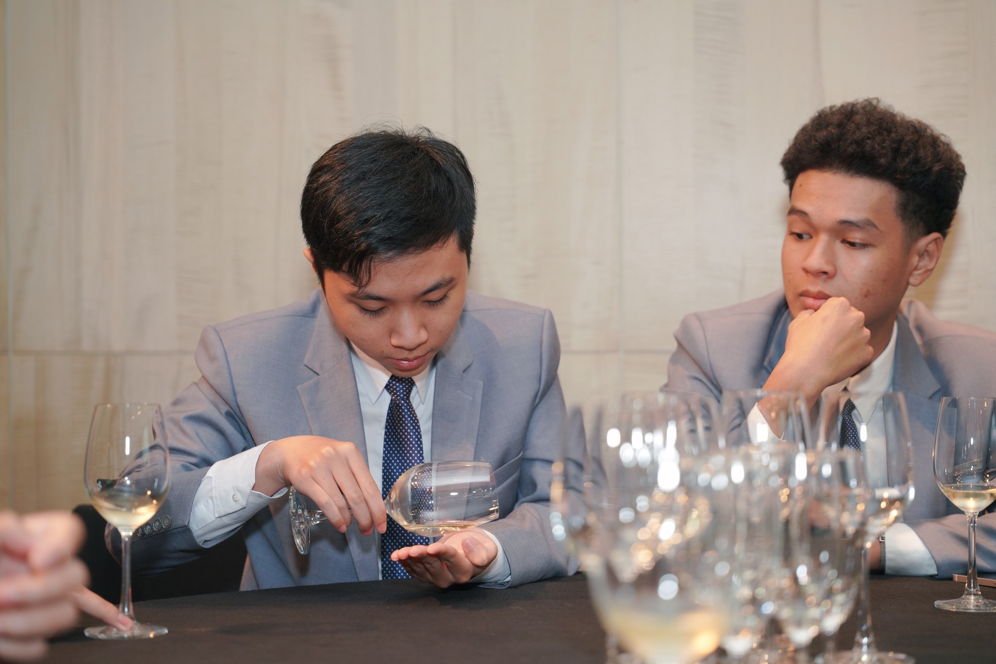 Workshop rượu vang hoạt động trải nghiệm độc quyền của Chương trình Hoa Sen Elite