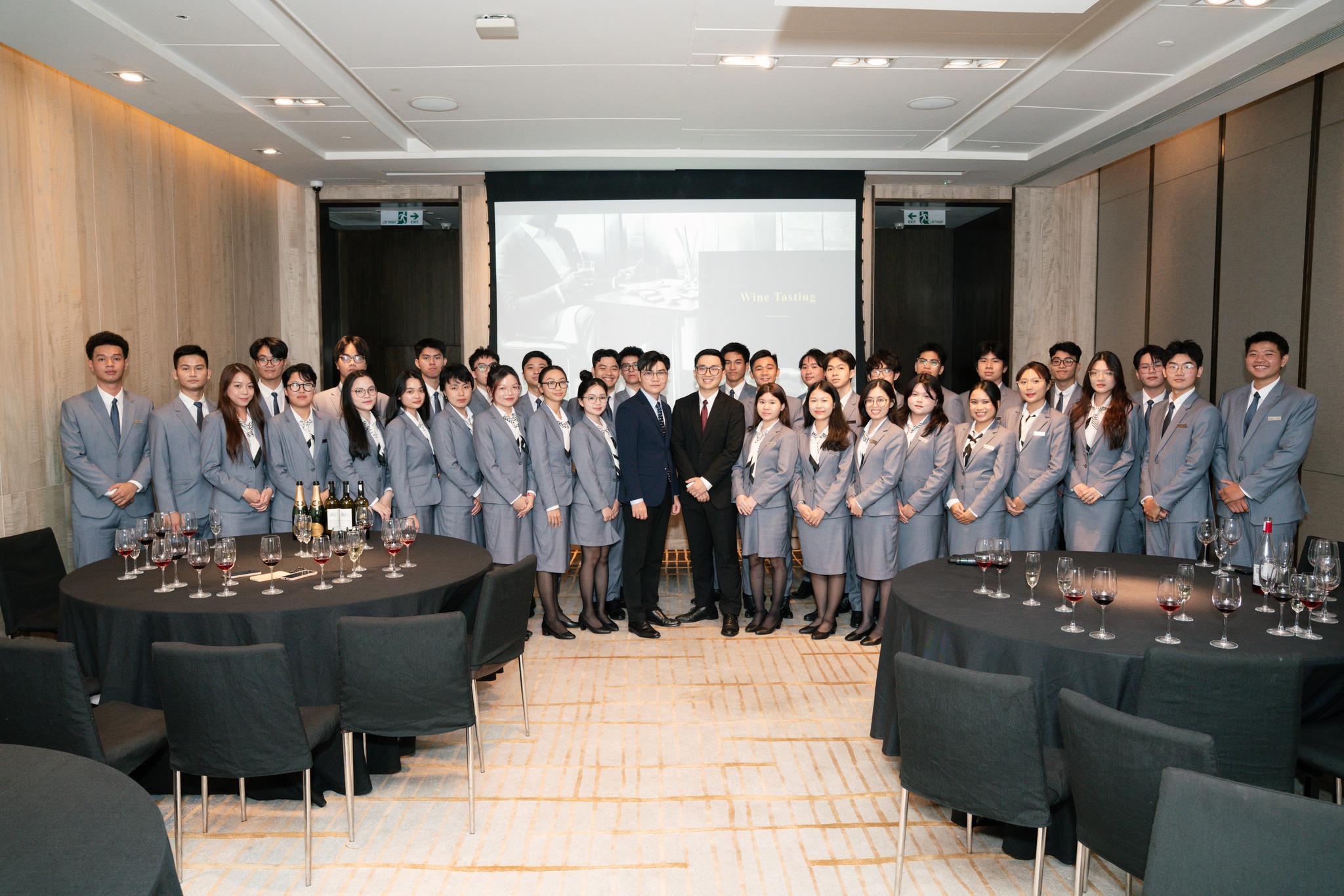 Workshop rượu vang hoạt động trải nghiệm độc quyền của Chương trình Hoa Sen Elite