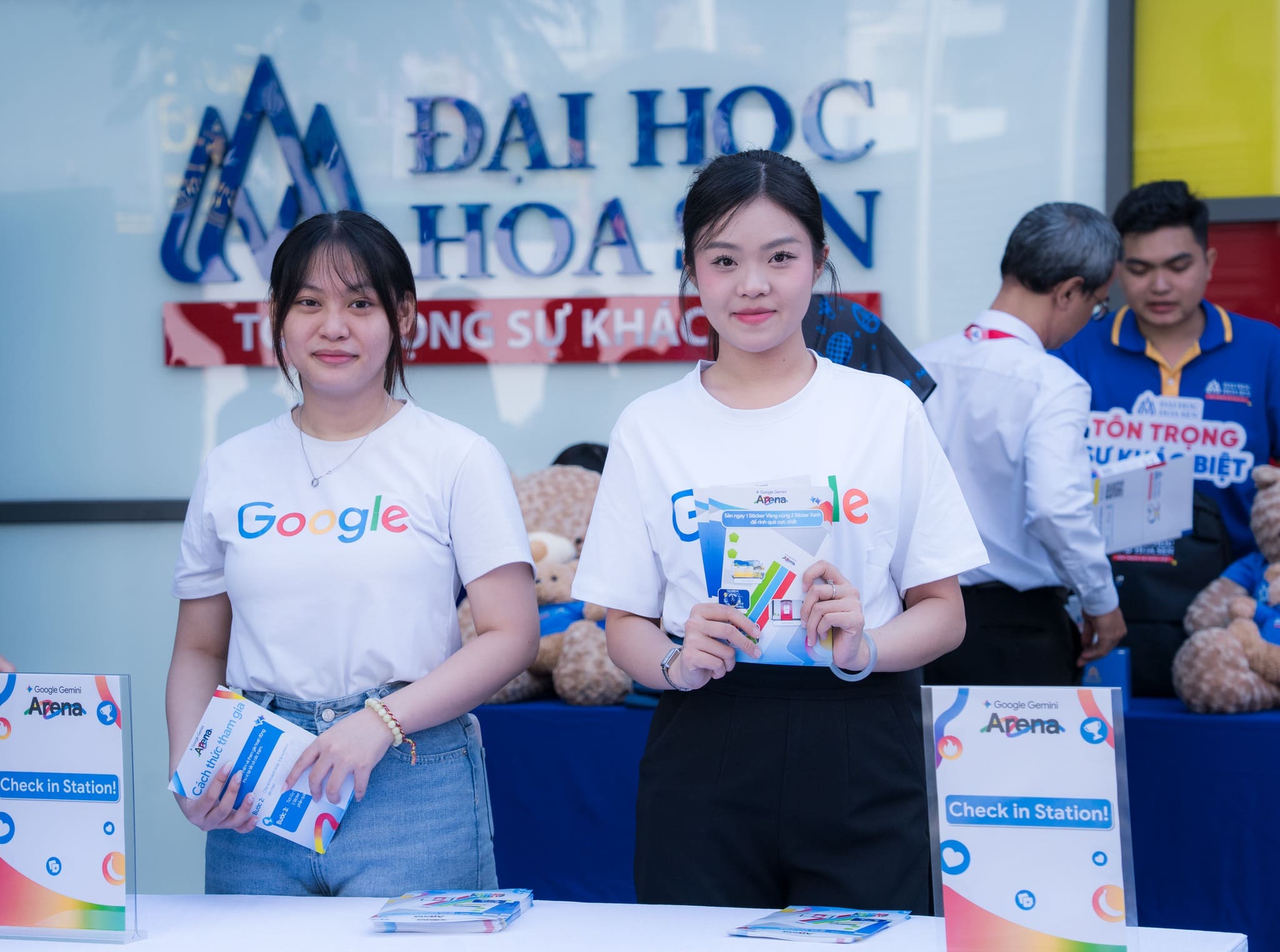 Sinh viên HSU bùng nổ trải nghiệm tại Google Gemini Arena – Đấu trường AI lớn nhất Đông Nam Á