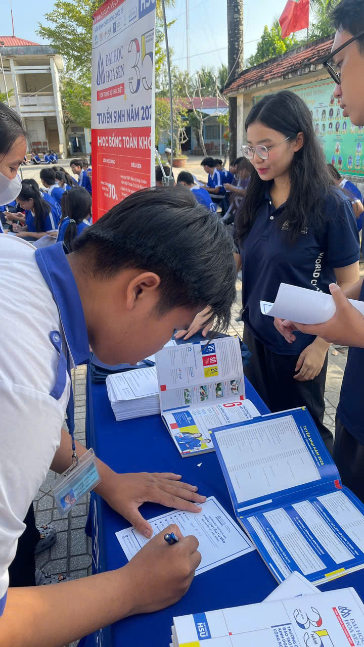 “Ngày hội hướng nghiệp” đến Cà Mau: gieo mầm ước mơ đến cực Nam Tổ quốc