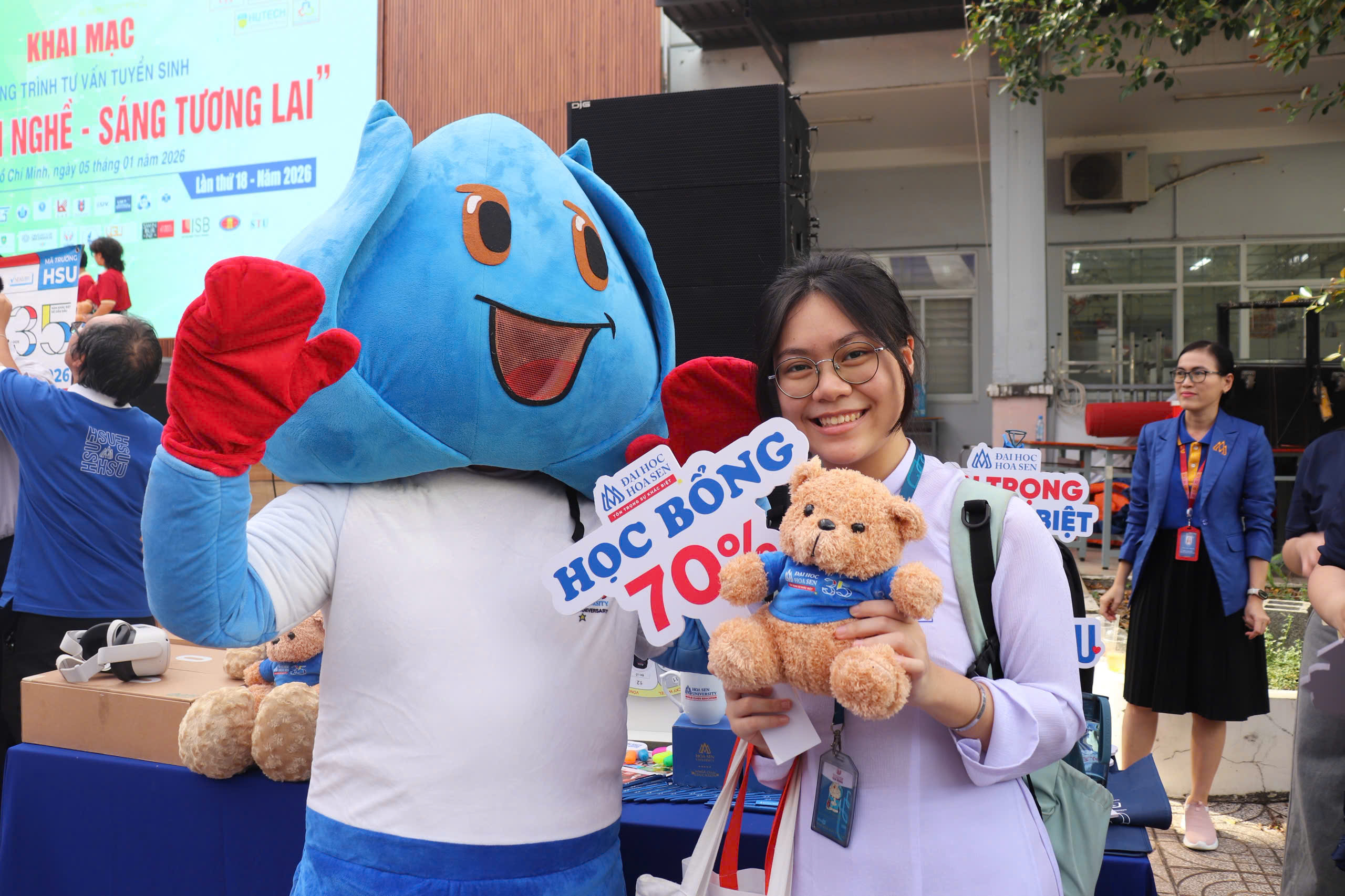 “Đúng ngành nghề – Sáng tương lai” 2.500+ học sinh THPT Gia Định hào hứng nhận tư vấn