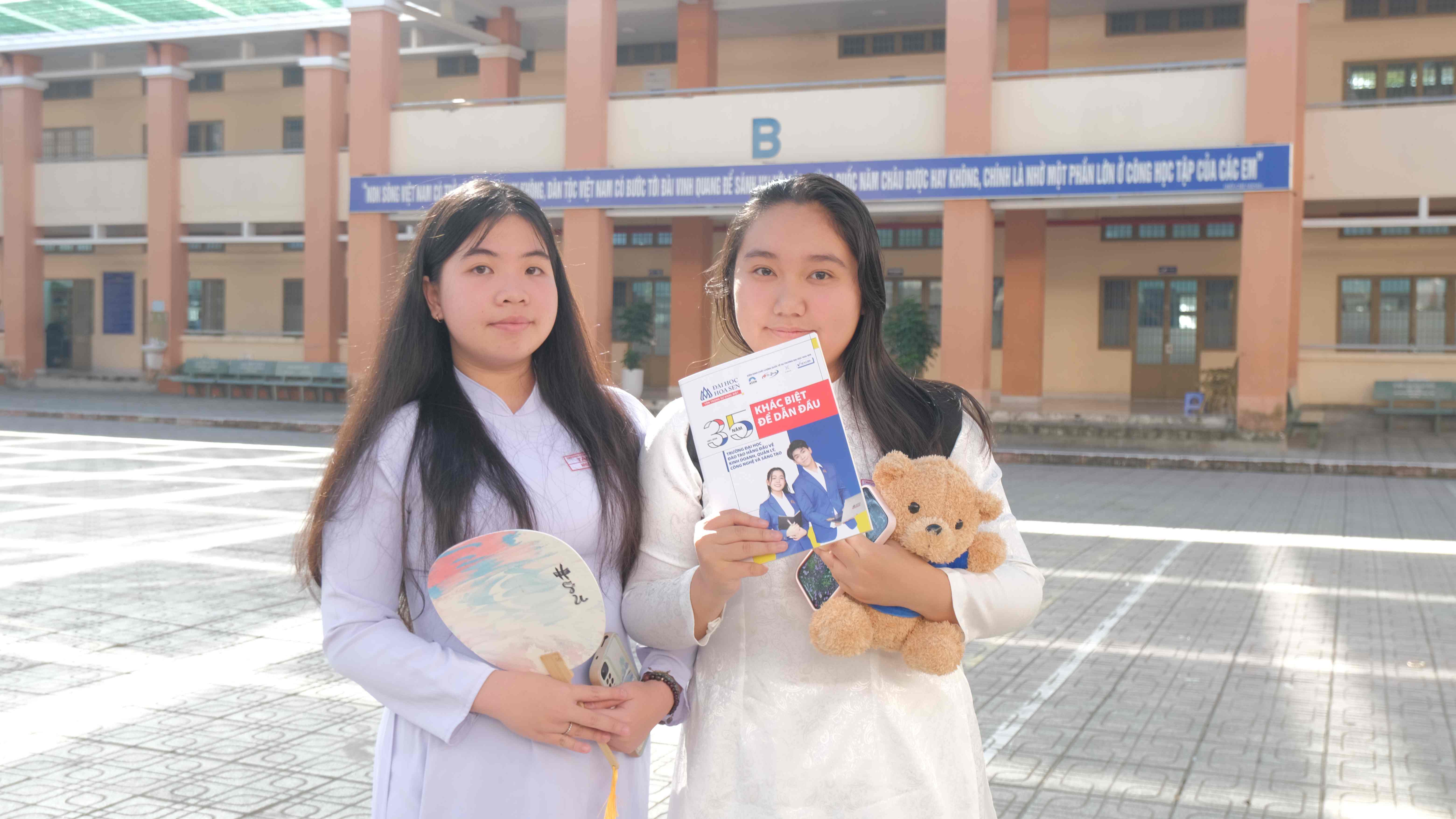 Học sinh THPT Tân Túc khám phá câu chuyện văn hóa Tết châu Á