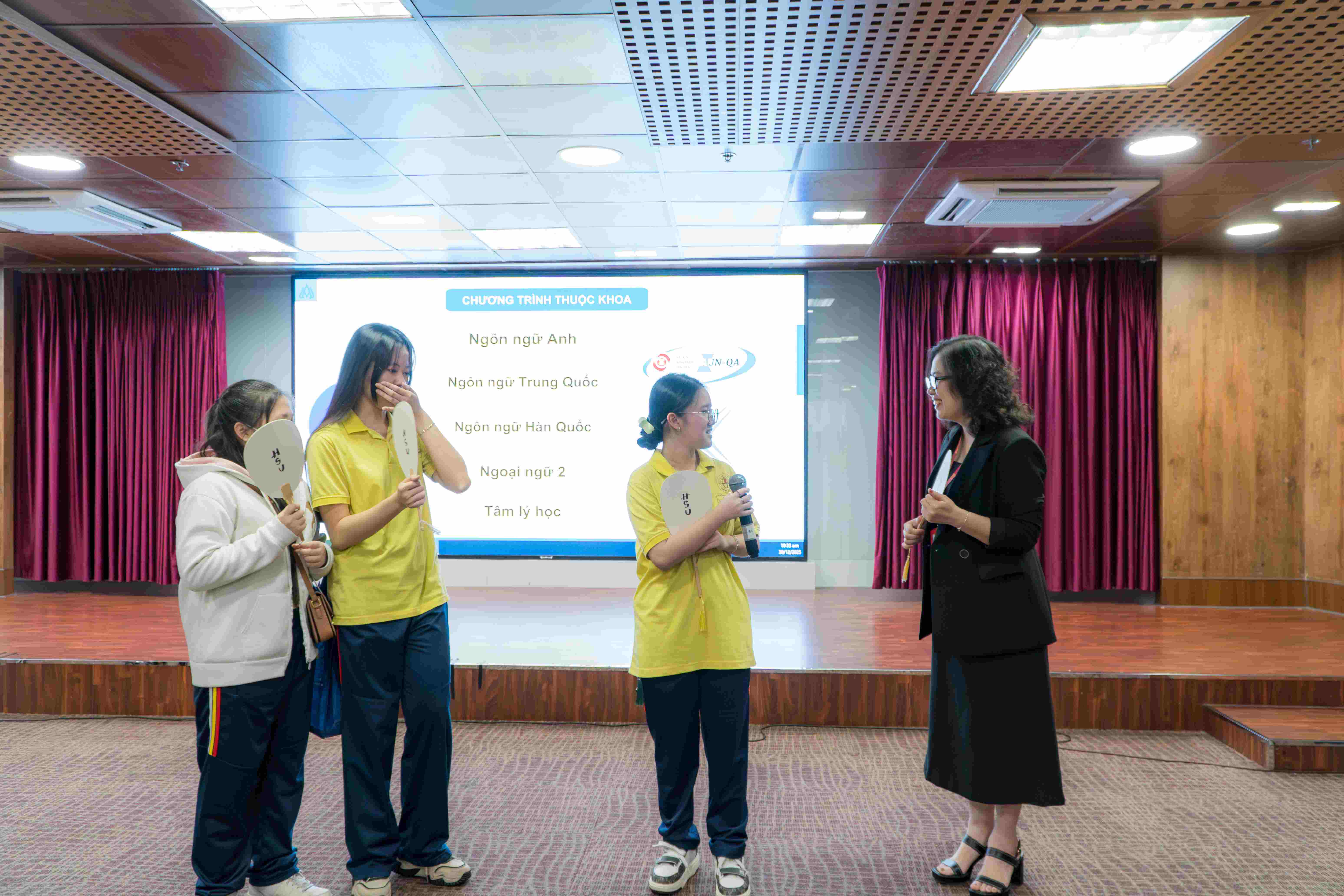 Ngành Ngôn Ngữ Hàn Quốc là gì, lương bao nhiêu, học ở đâu?