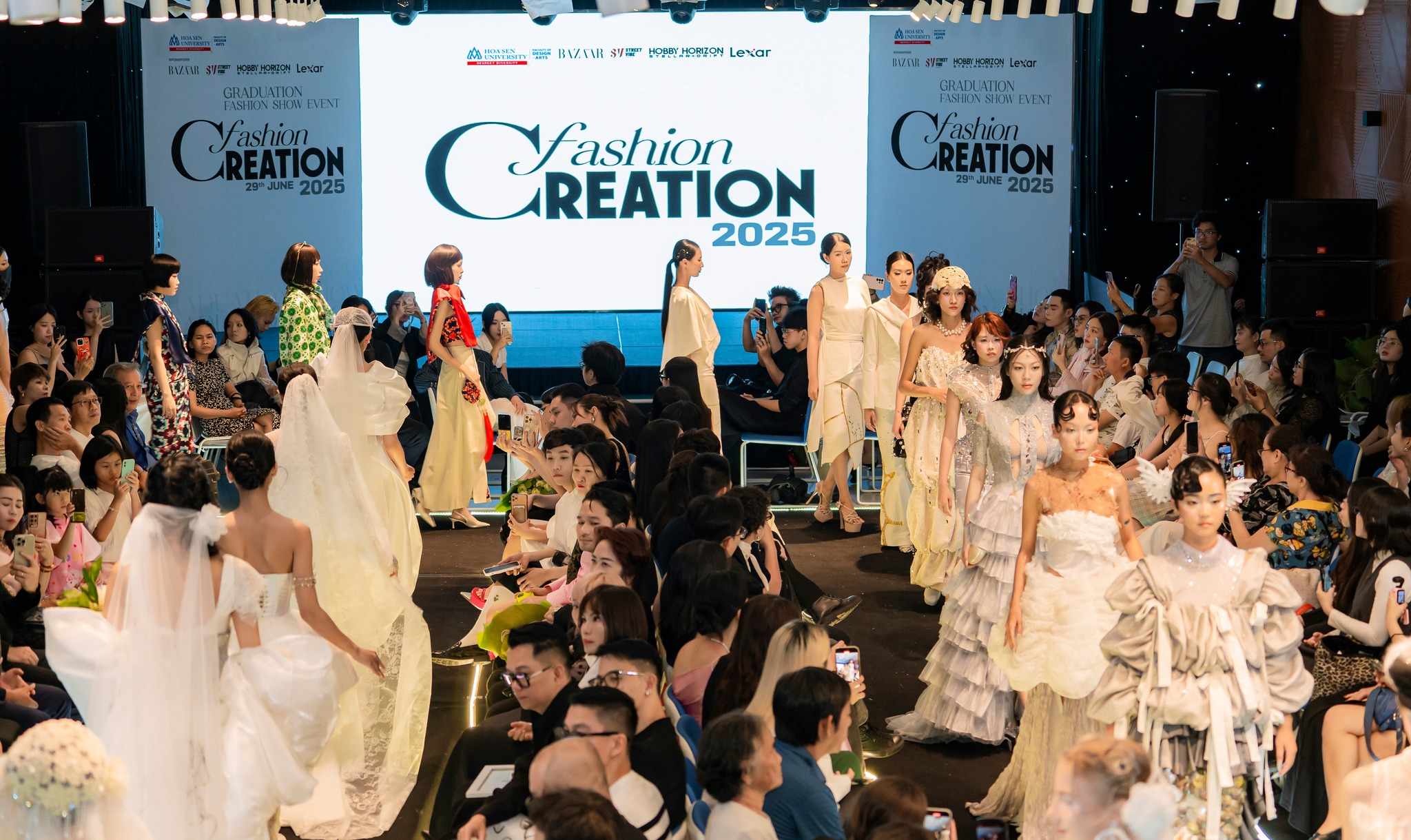  Fashion Creation 2025 của sinh viên ngành Thiết kế thời trang HSU