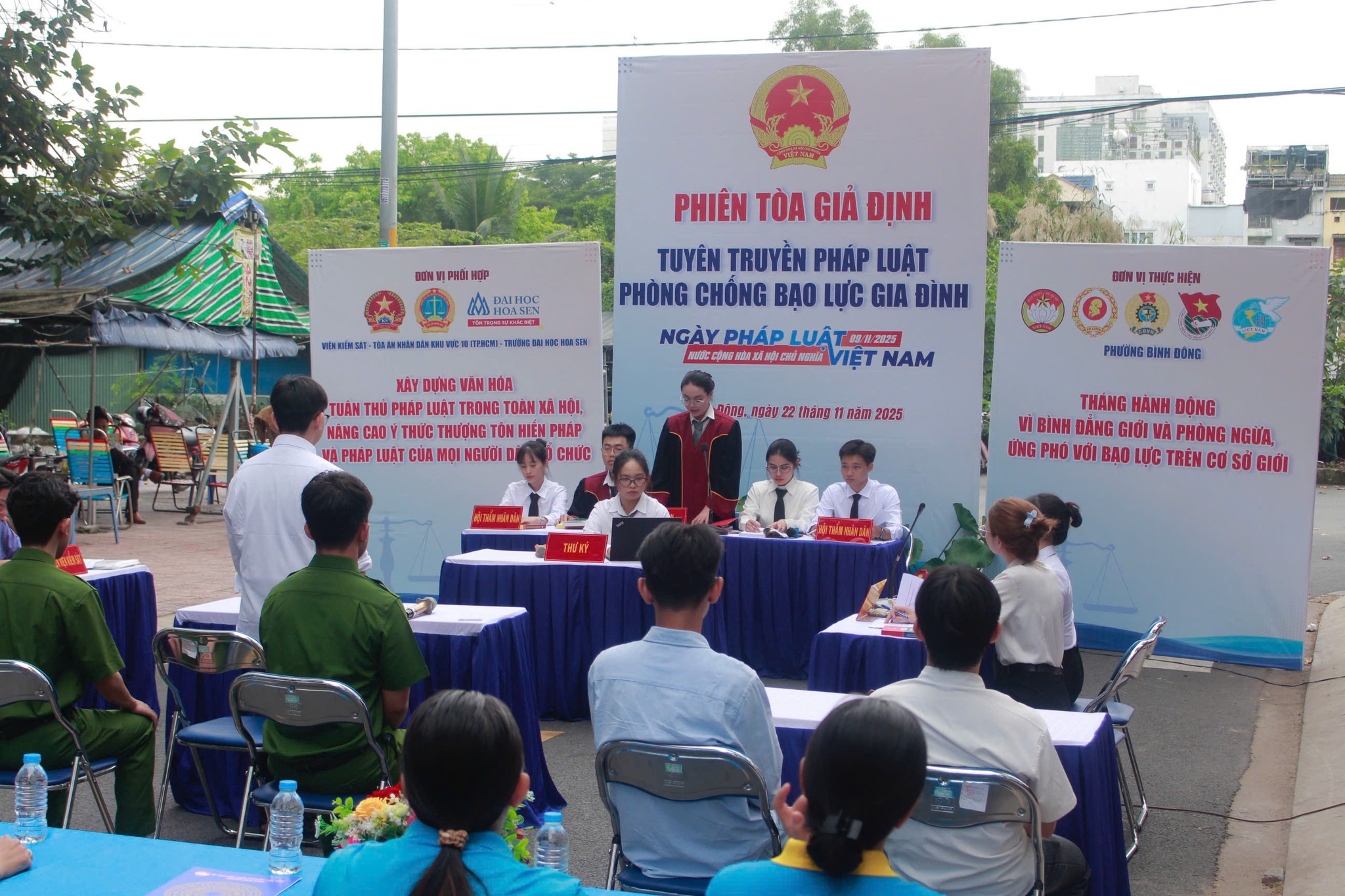 Ngành luật kinh tế là gì, học trường nào, học những gì