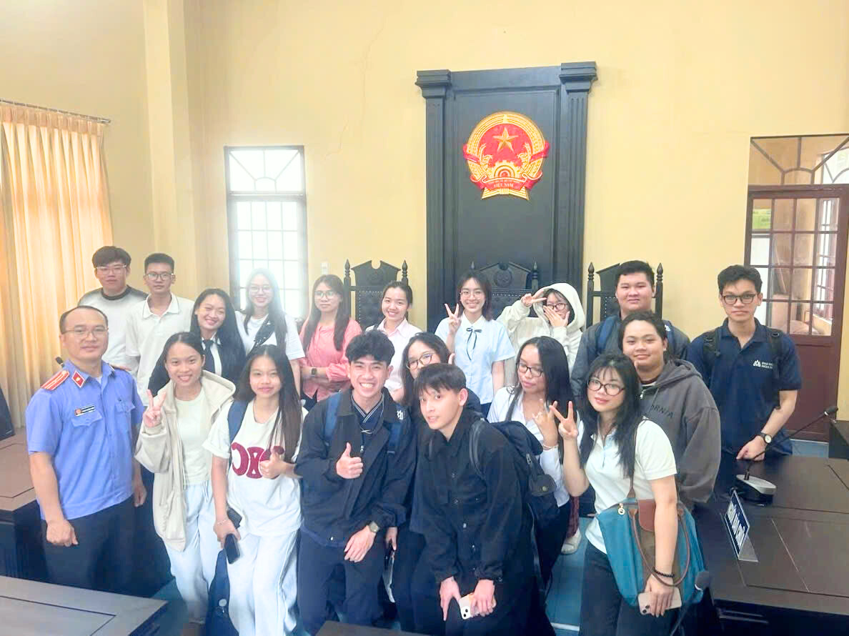 Ngành luật kinh tế là gì, học trường nào, học những gì