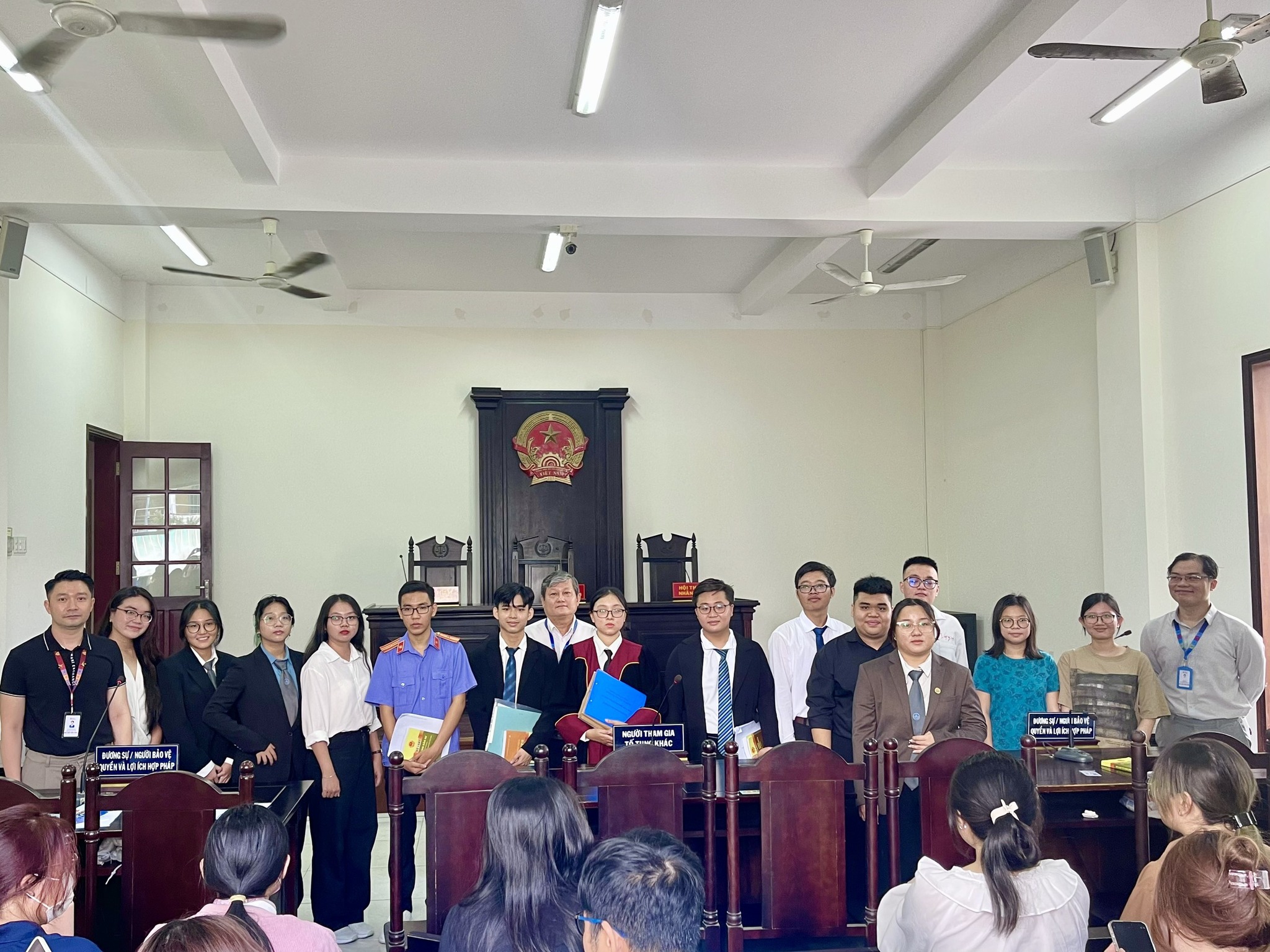 Ngành Luật Thương mại quốc tế là gì? Ra trường làm nghề gì?