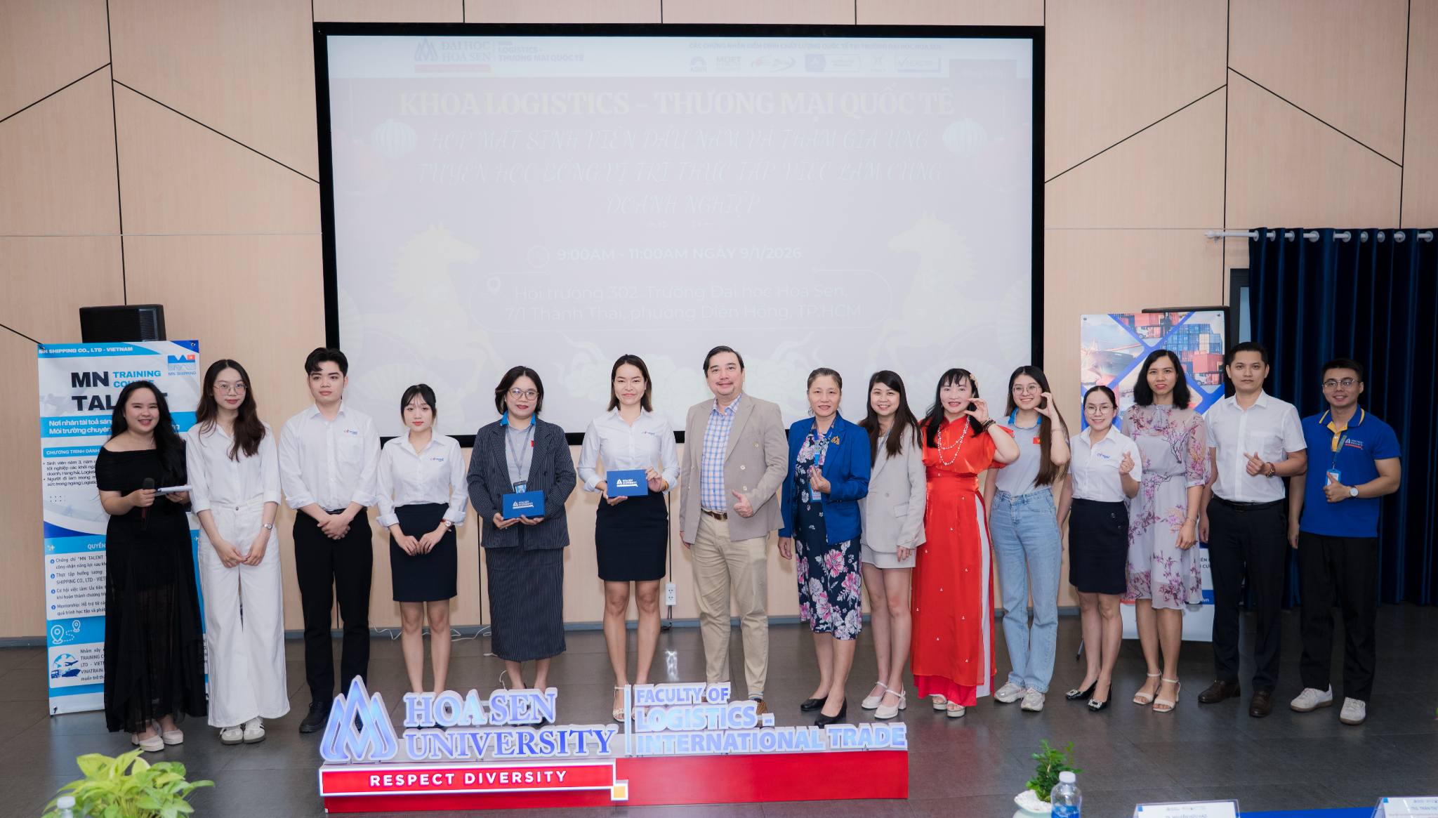 Ngành Kinh doanh quốc tế thi khối nào? Học tổ hợp môn gì?