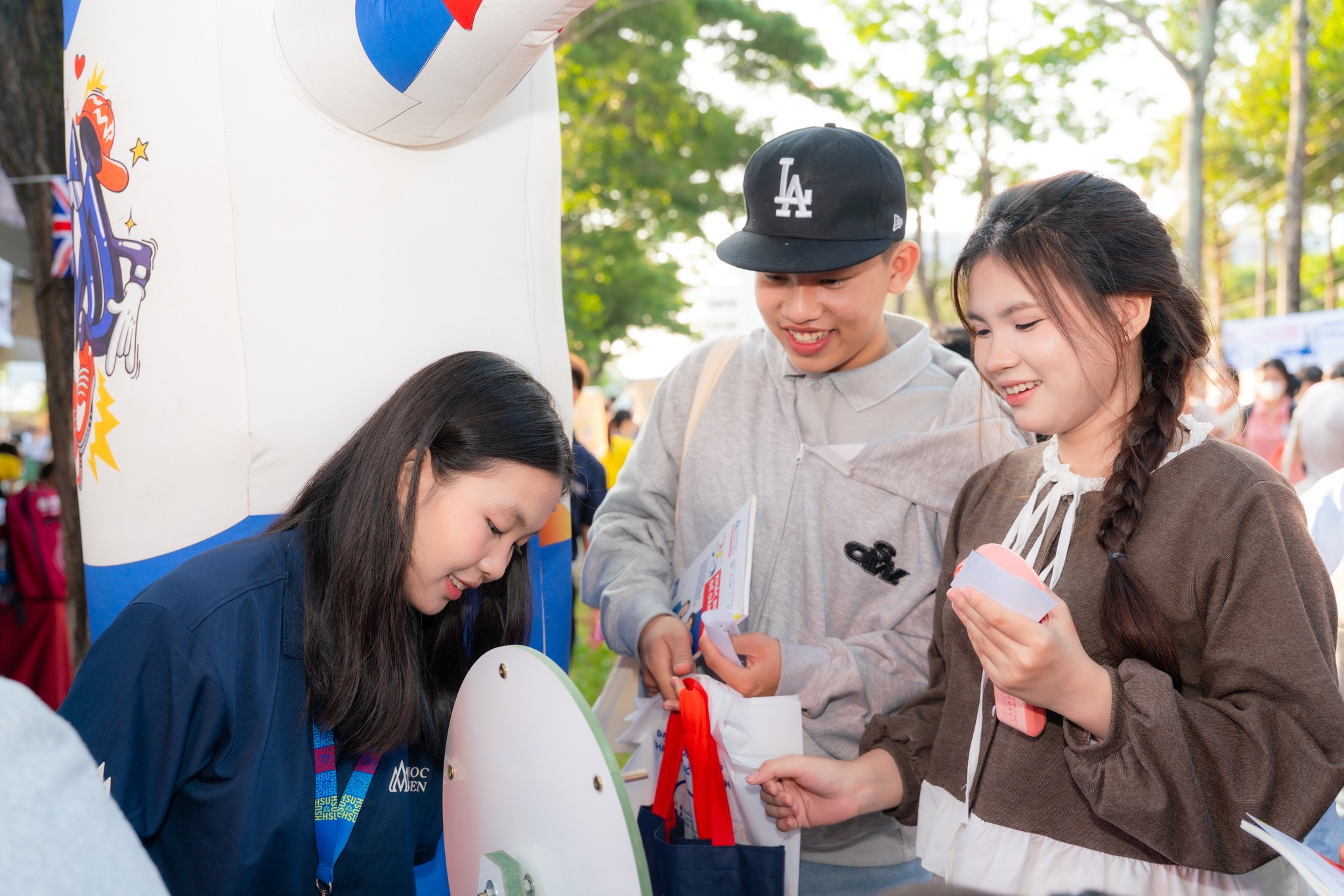 Ngành Luật Kinh doanh số thi khối nào? Học tổ hợp gì 2026