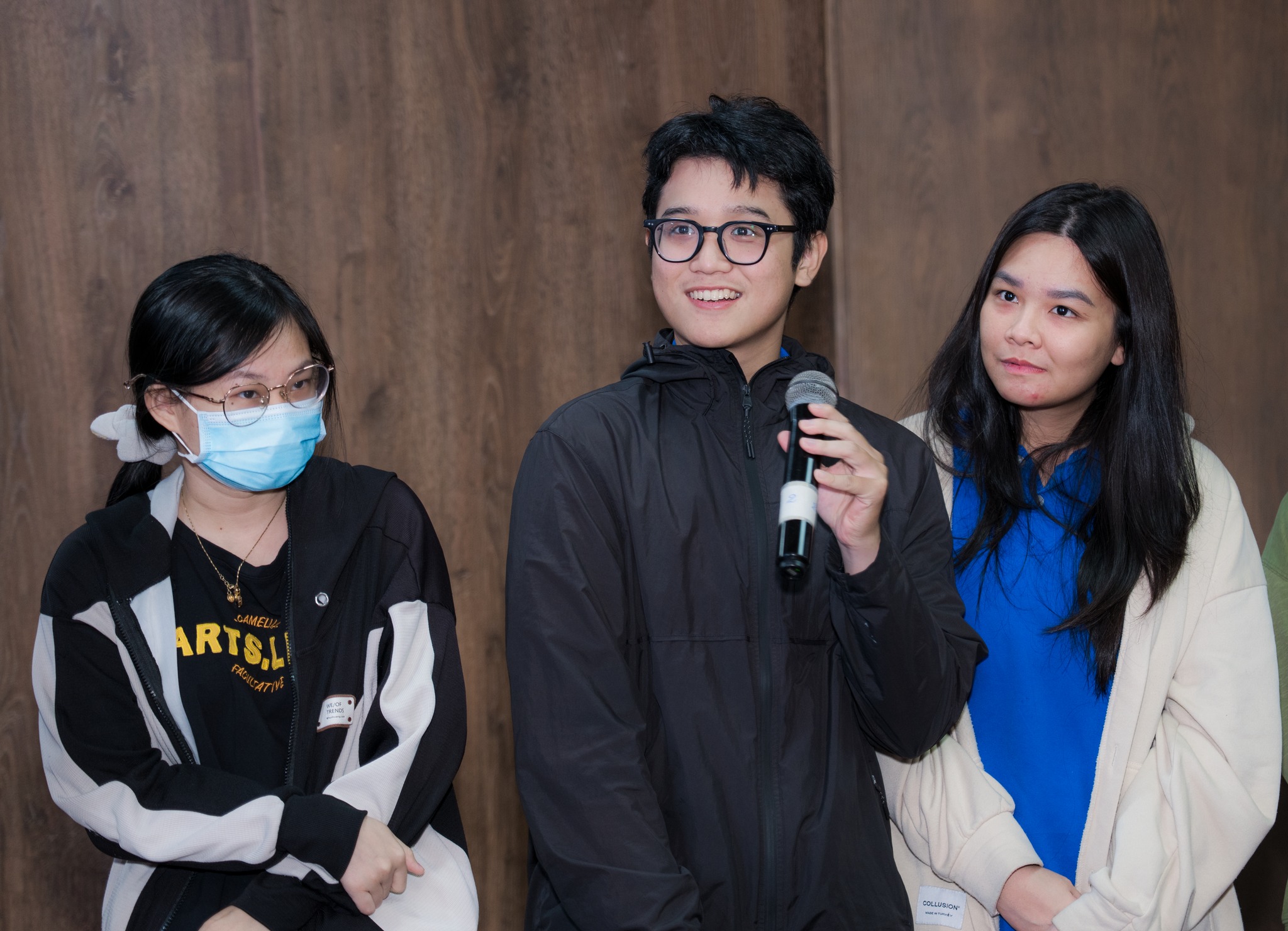 Nên học ngành Giảng dạy tiếng Anh hay Tiếng Anh thương mại và Truyền thông doanh nghiệp?