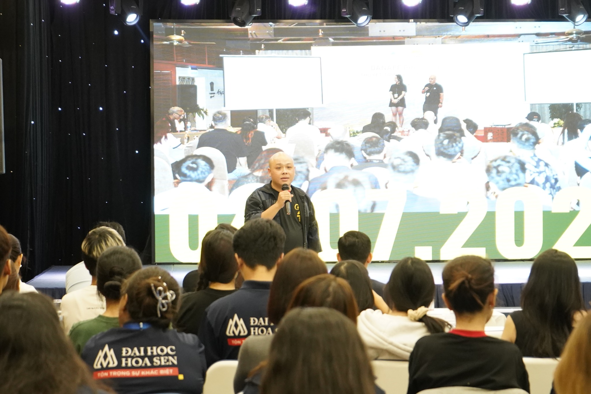 Review ngành Quản trị công nghệ truyền thông là gì?