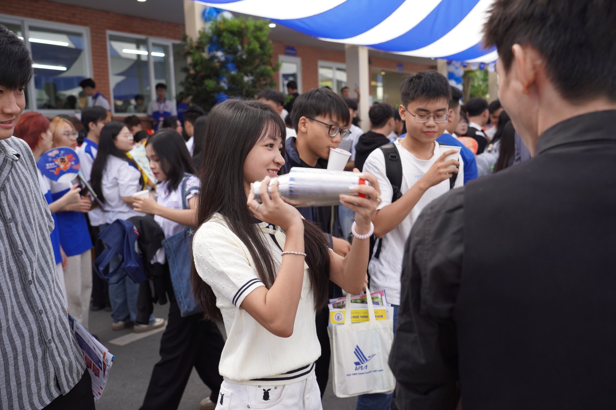 Ngành Quản trị nhà hàng và Dịch vụ ăn uống là gì, mức lương ra sao?