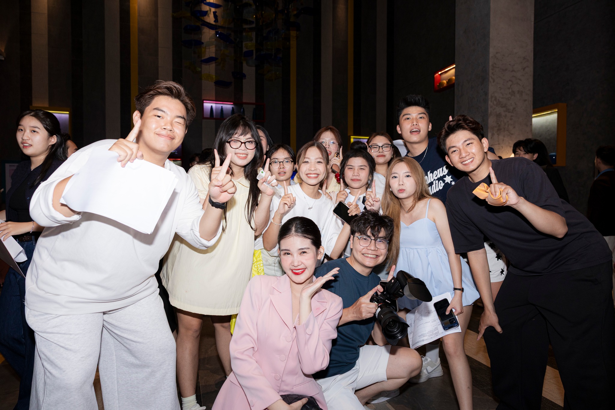 Quản trị dịch vụ du lịch và lữ hành vs Quản trị nhà hàng và ăn uống: Khác gì?