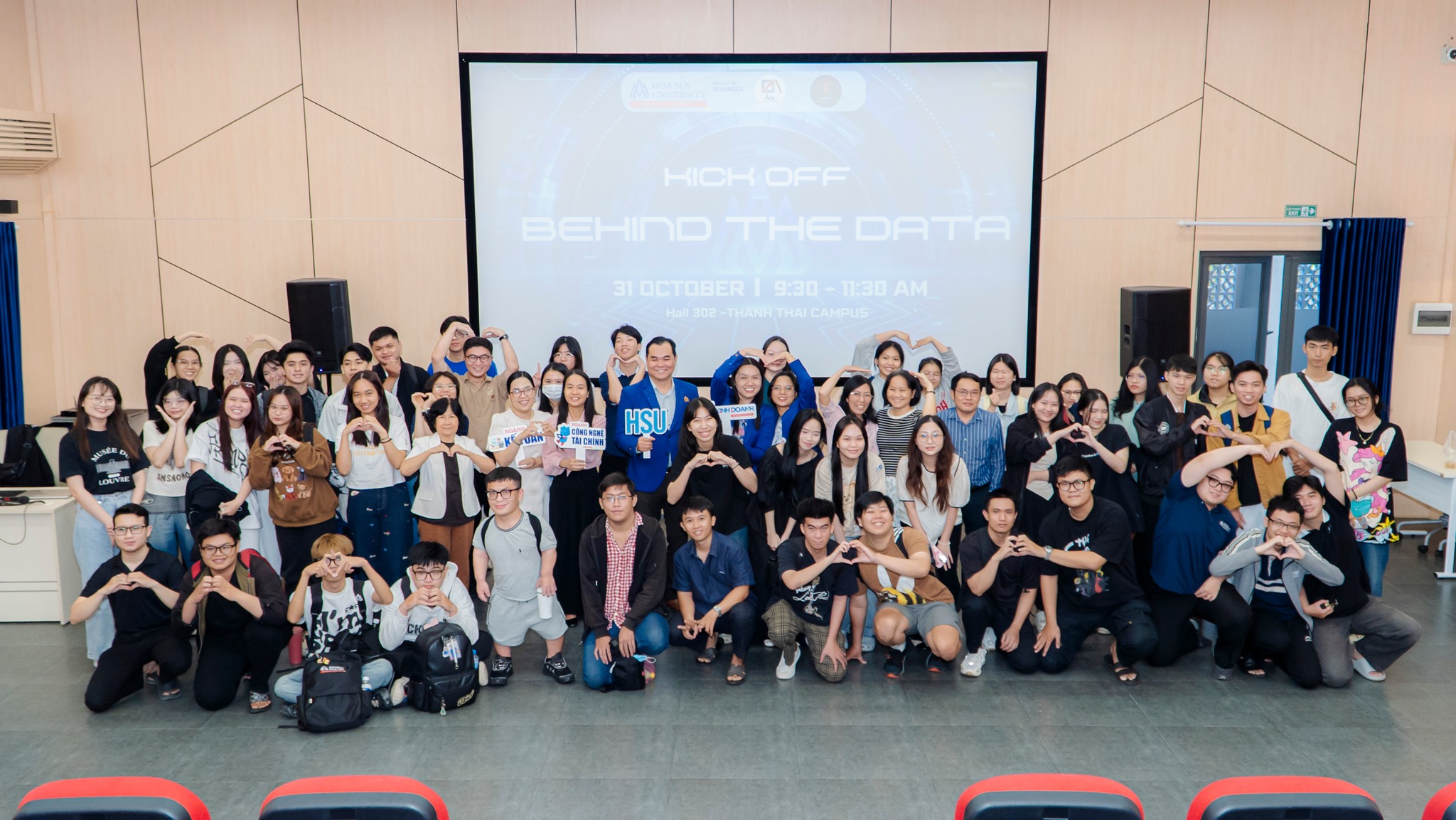 Học ngành công nghệ tài chính ra trường làm gì, lương bao nhiêu