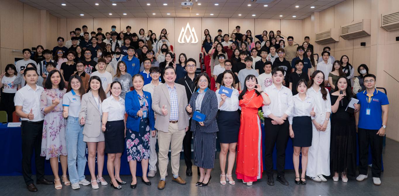 Học ngành Kinh doanh quốc tế ra làm gì, lương bao nhiêu?