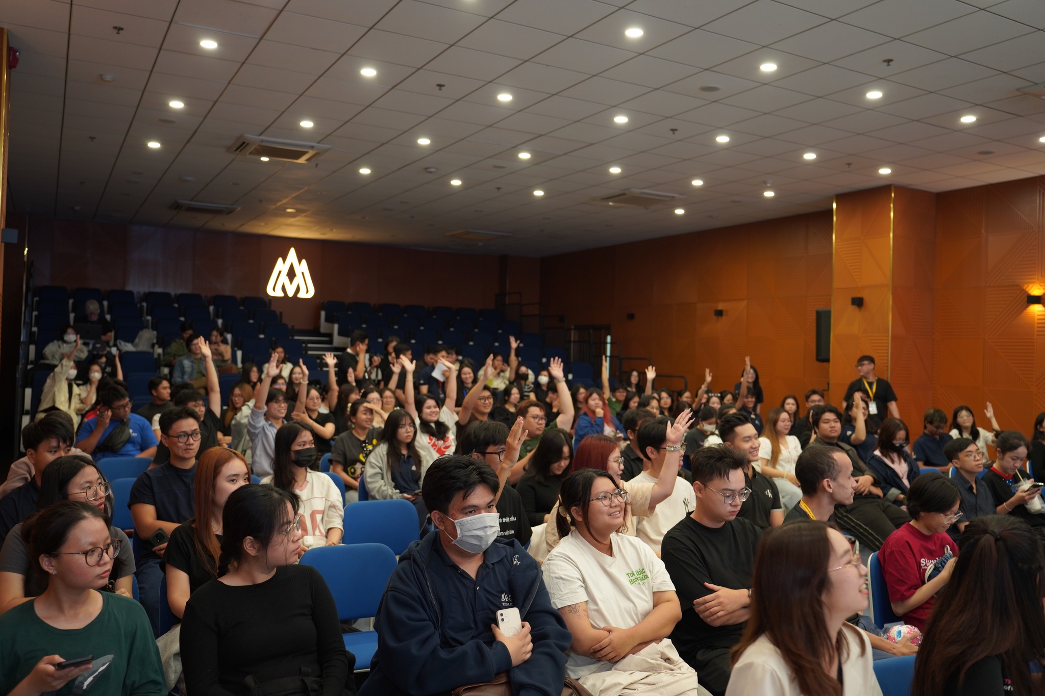 Sinh viên ngành quan hệ công chúng cần trang bị những kỹ năng gì?