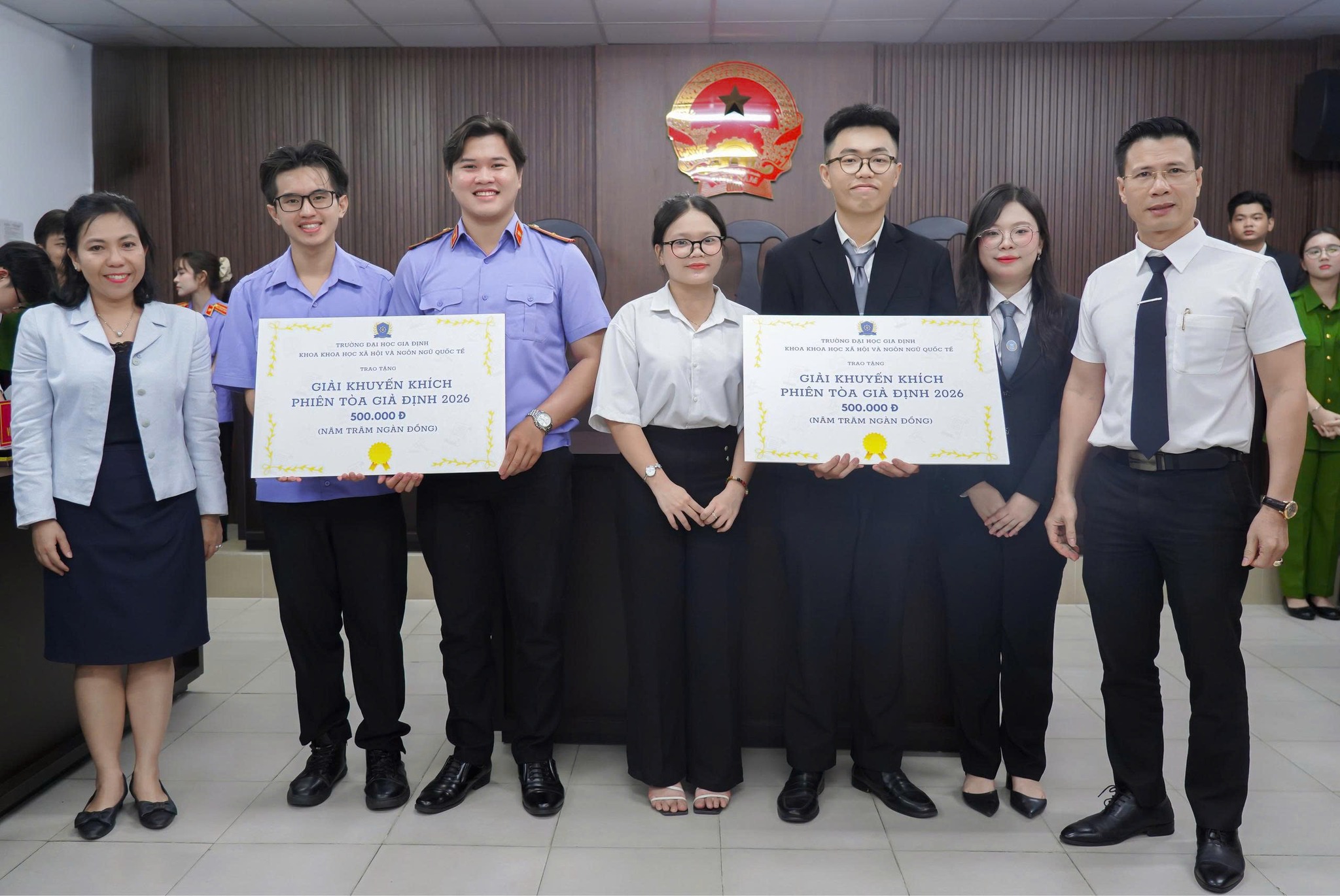Sinh viên HSU giành nhiều giải thưởng tại cuộc thi “Phiên tòa giả định 2026: Tour Law NHG”