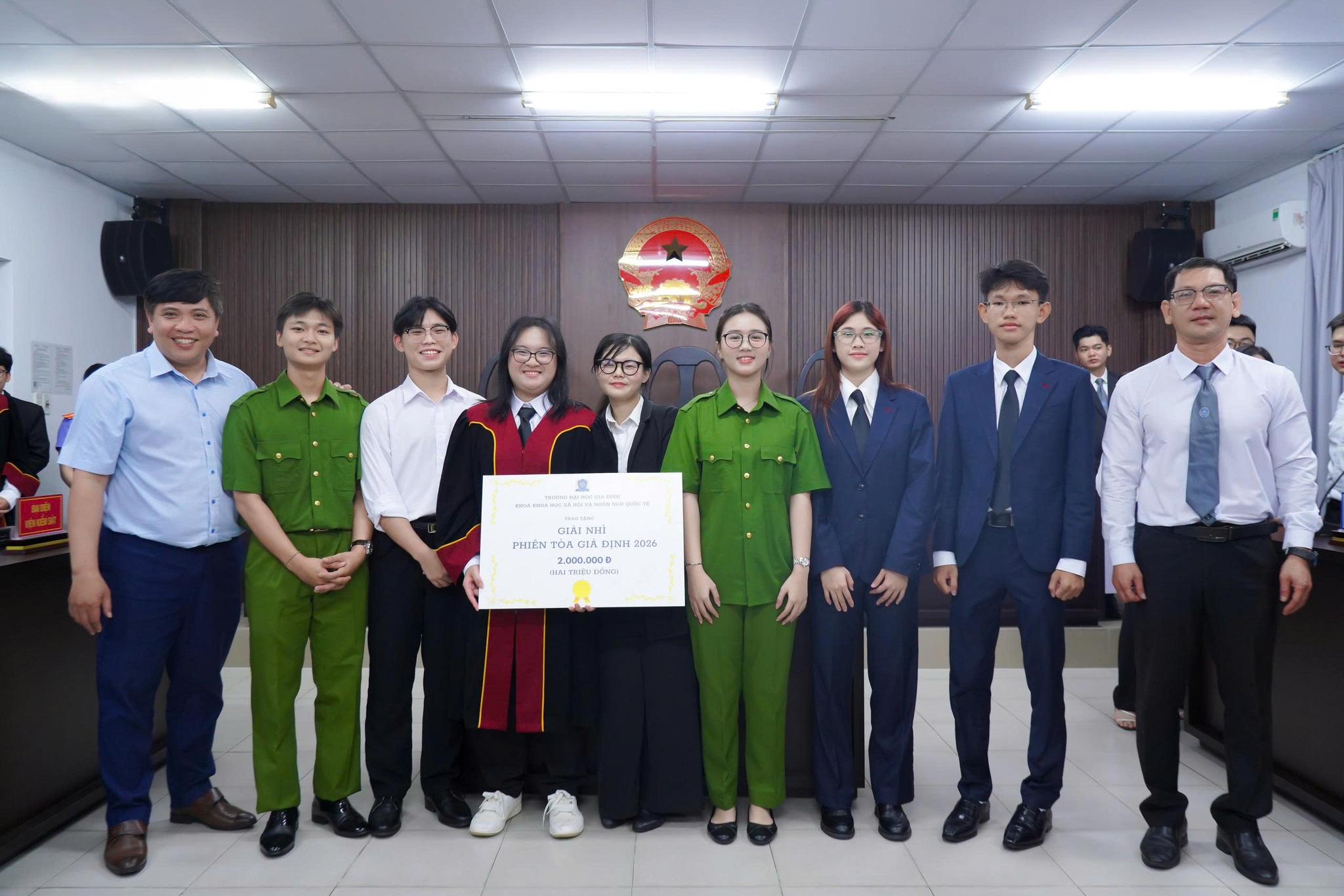 Sinh viên HSU giành nhiều giải thưởng tại cuộc thi “Phiên tòa giả định 2026: Tour Law NHG”