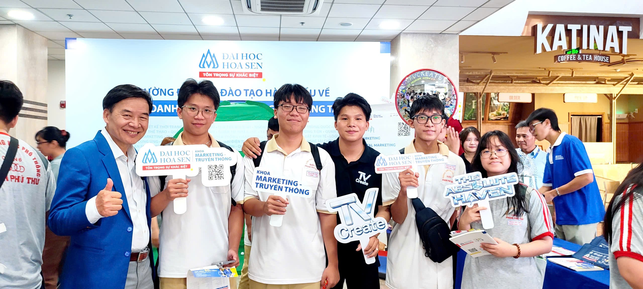 Nên học Quản trị kinh doanh hay Marketing?