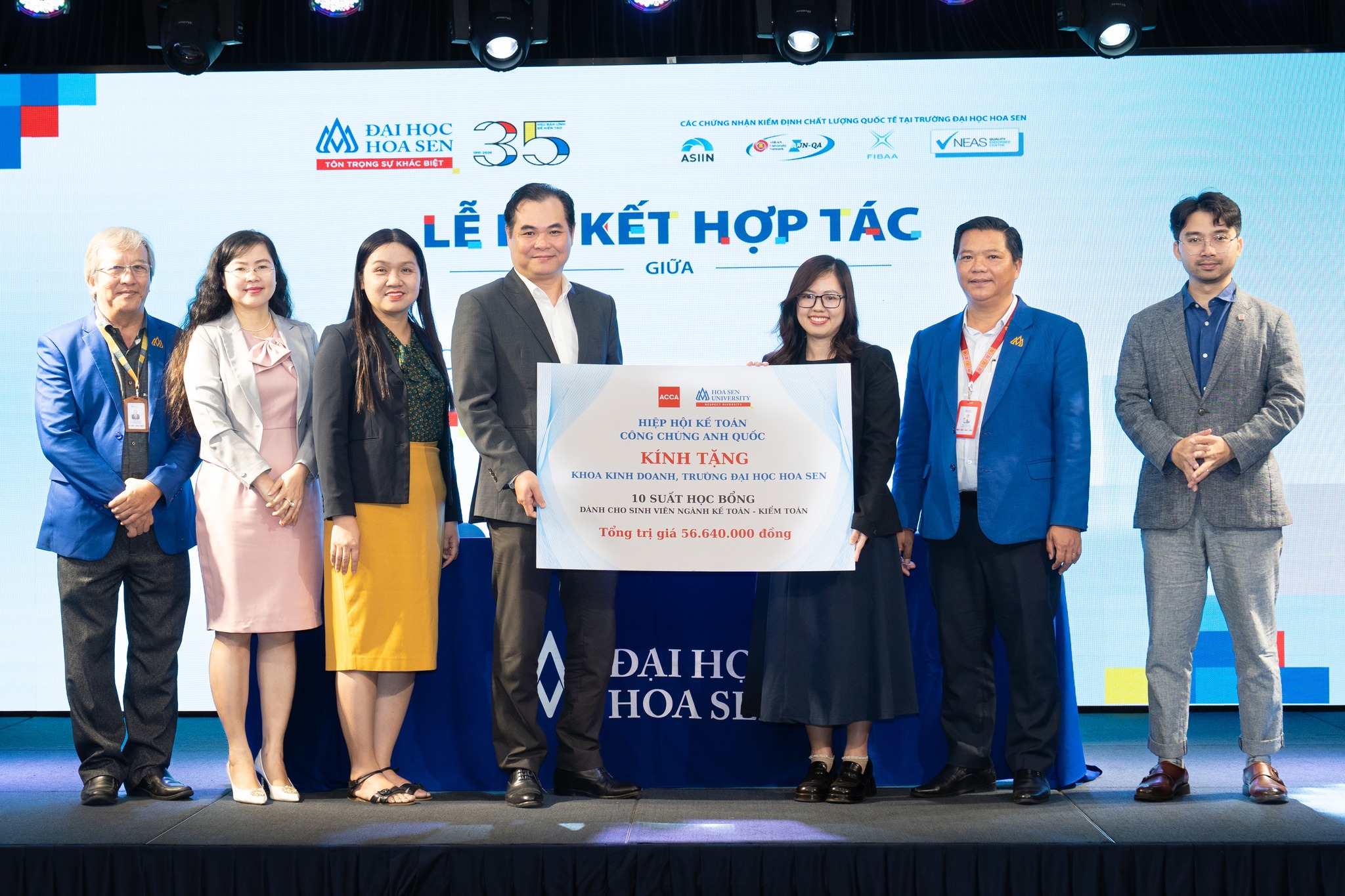 Học Tài chính Ngân hàng có khó không? Cơ hội nghề nghiệp ra sao?