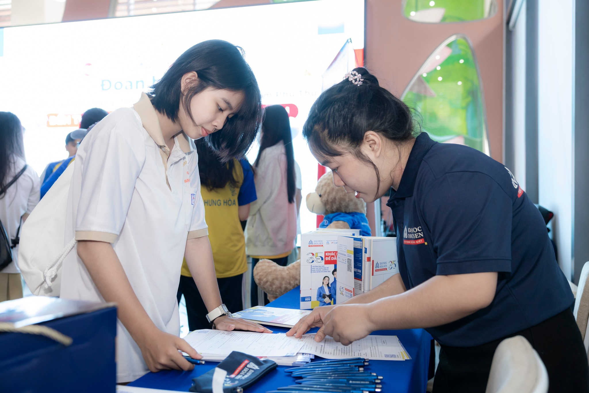 Logistics là ngành gì? Học gì? Cơ hội việc làm trong năm 2026
