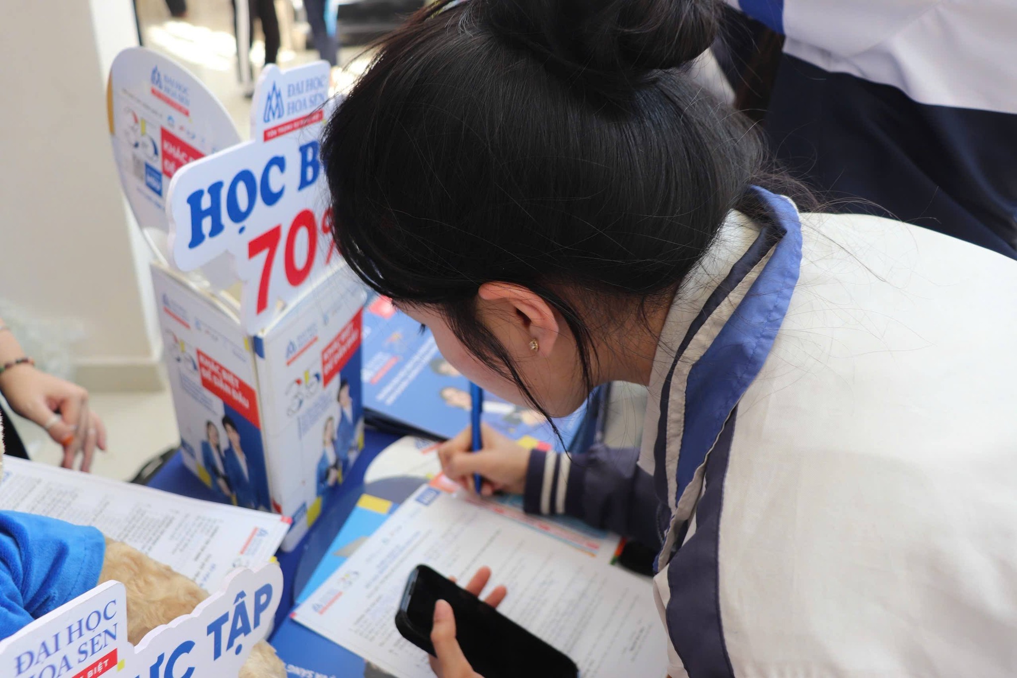 Học tiếng Anh hiệu quả cho kỳ thi Tốt nghiệp THPT: Thay đổi đề thi mới mở ra cơ hội