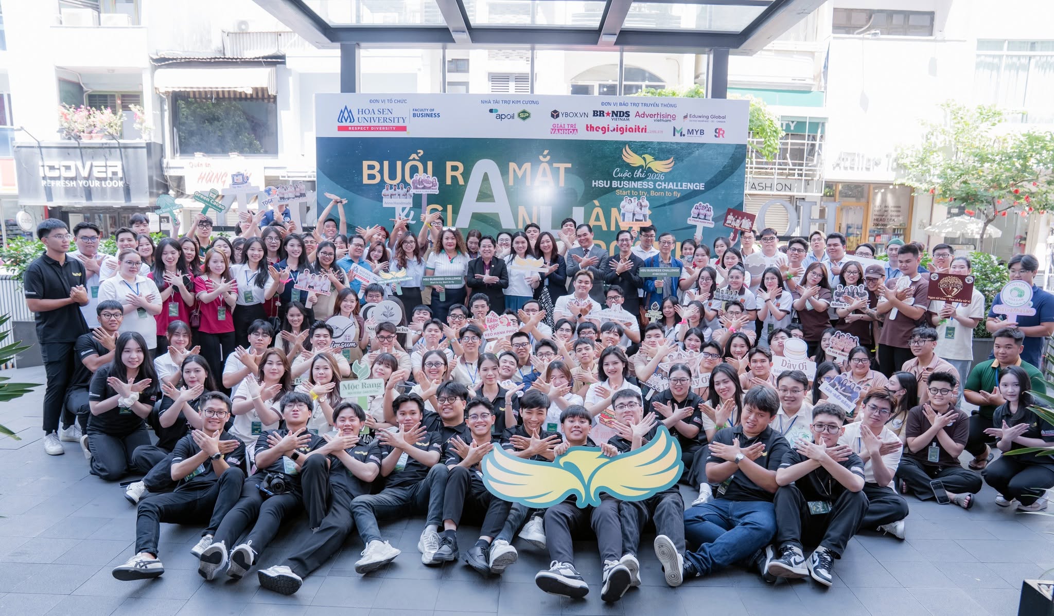 Cơ hội việc làm ngành Quản trị kinh doanh thời đại AI: Học gì để dẫn đầu thị trường lao động?