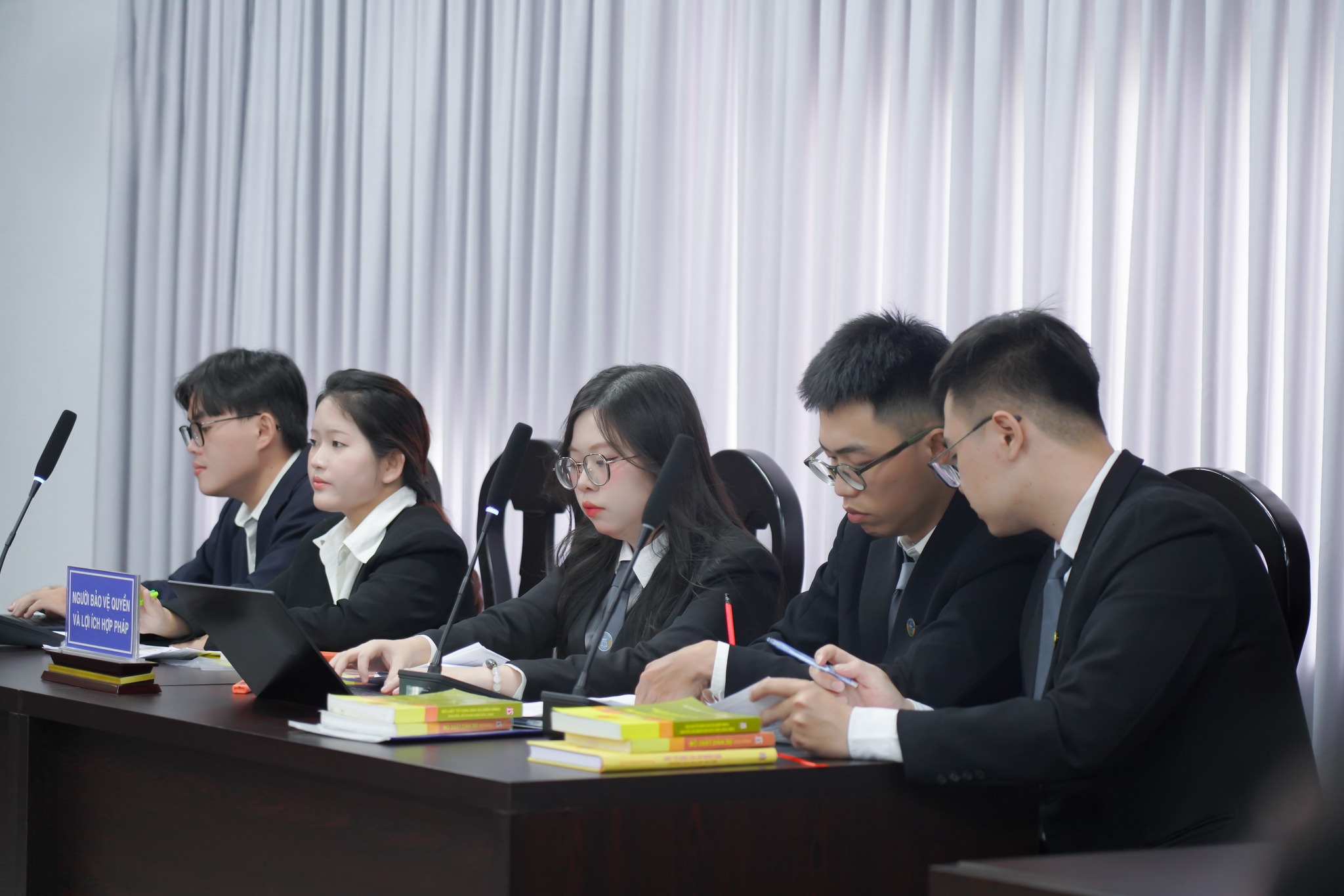 Luật kinh doanh số ra trường làm gì? Cơ hội việc làm rộng mở trong thời đại số