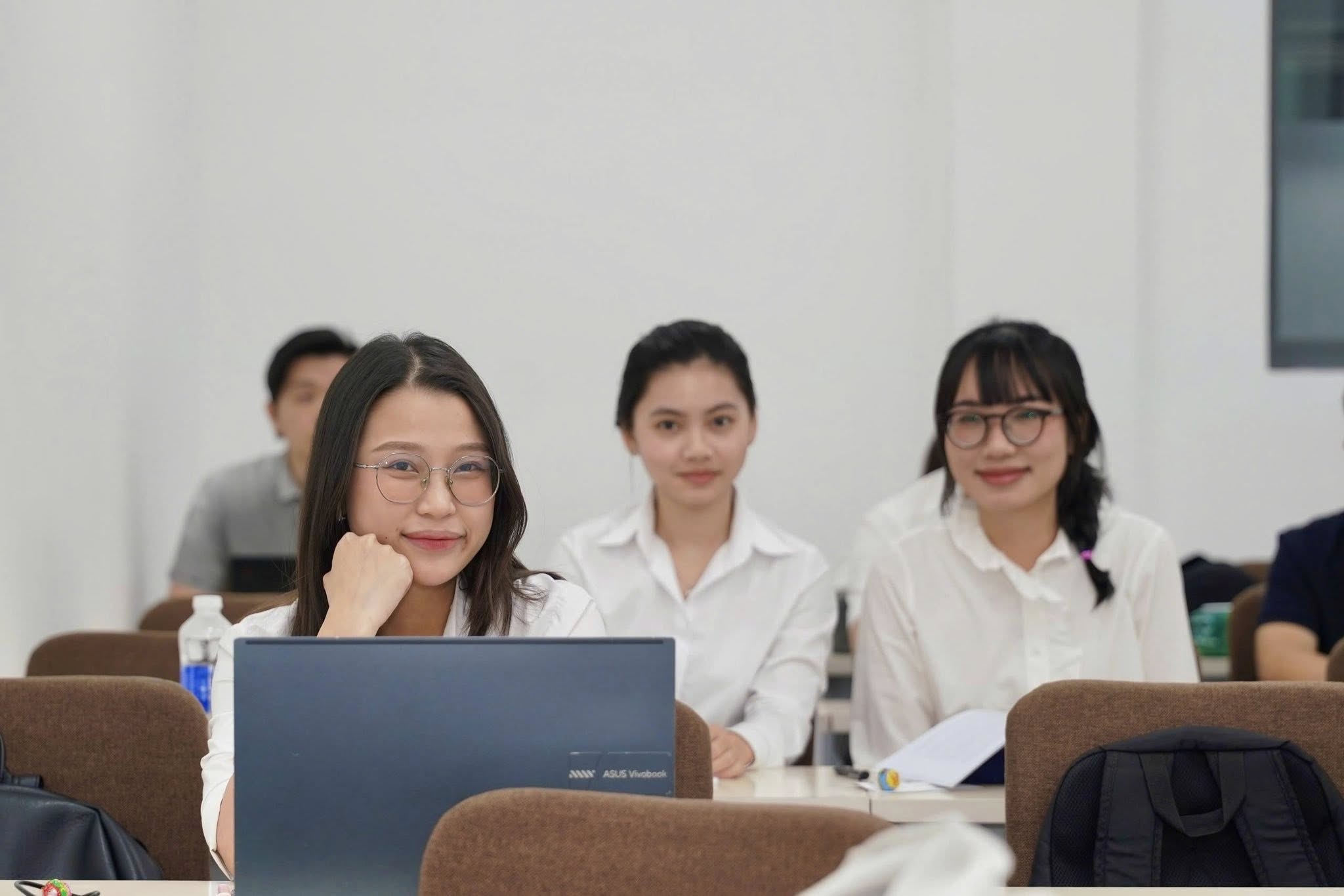 Ngành Quản lý chuyển đổi số ra trường làm gì? Tìm hiểu cơ hội nghề nghiệp trong kỷ nguyên AI