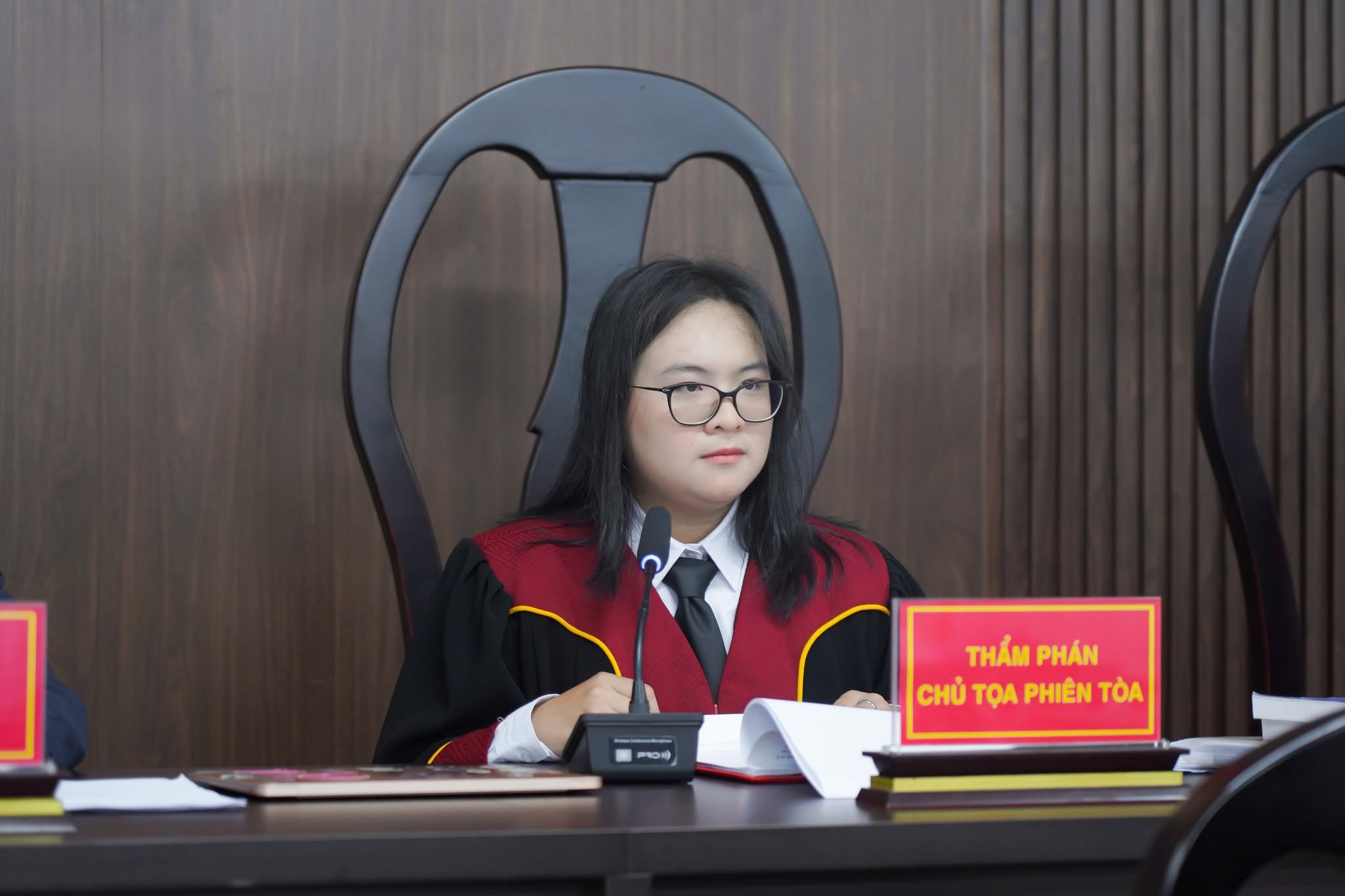 Ngành Luật ra làm gì? các vị trí nghề nghiệp hấp dẫn dành cho cử nhân Luật