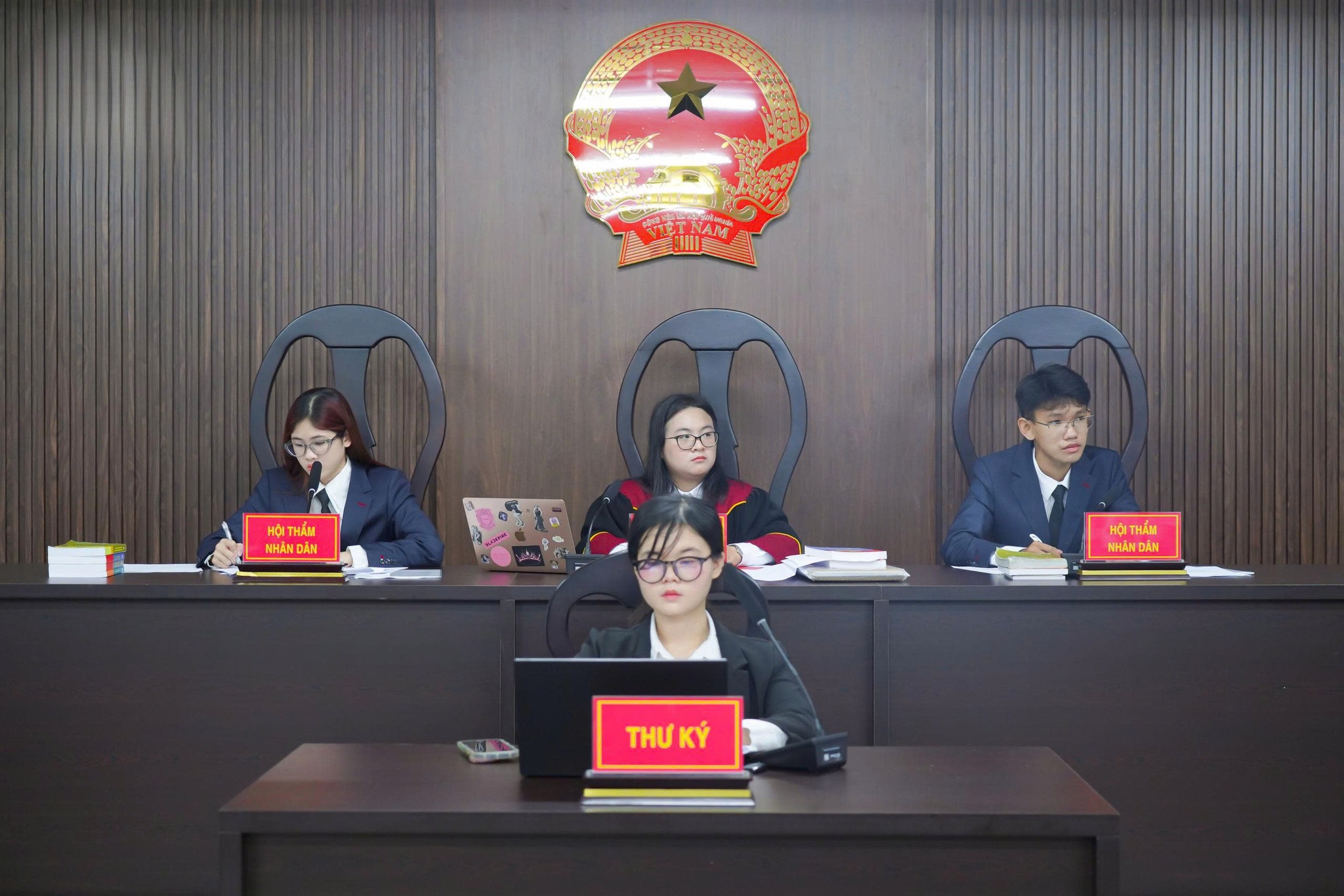Ngành Luật là gì? Học gì, ra làm gì và cơ hội nghề nghiệp