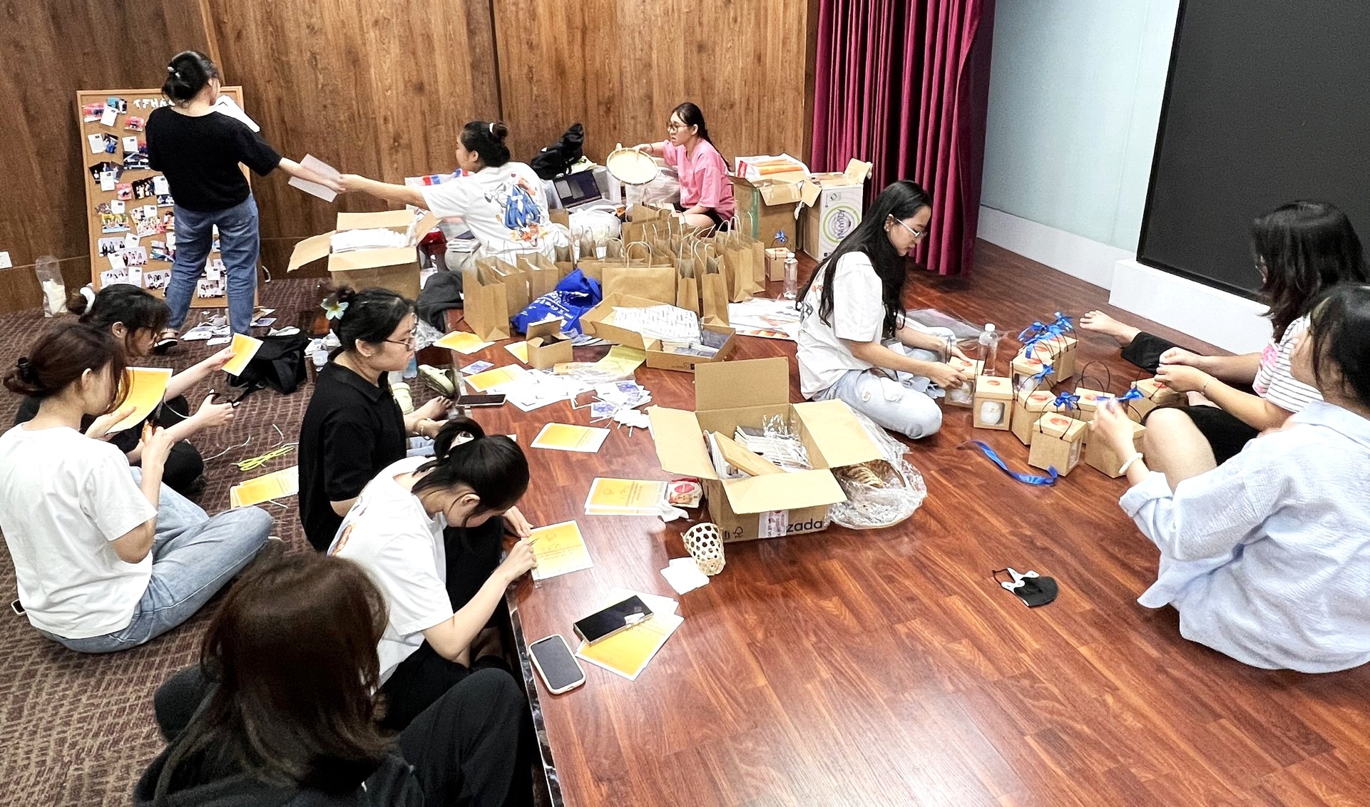 Đằng sau thành công của chương trình là sự cố gắng thầm lặng của tập thể Ban tổ chức