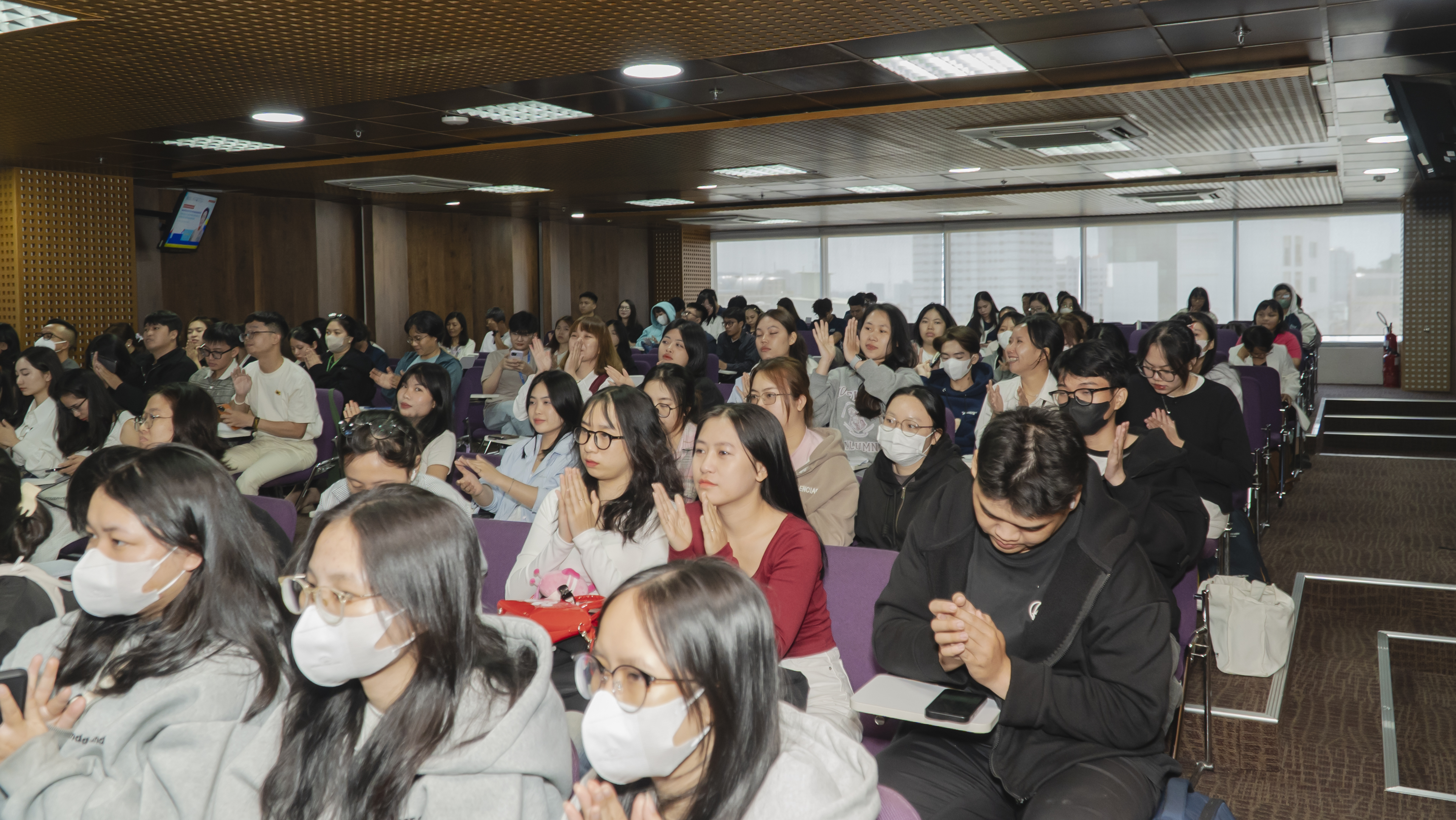 Đông đảo các bạn sinh viên đến từ các trường đại học tại TP.HCM tham dự sự kiện