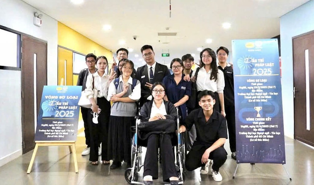 Bản lĩnh sinh viên Luật Kinh tế HSU: THE 5M PACT tiến vào Chung kết Đấu trí pháp luật 2025