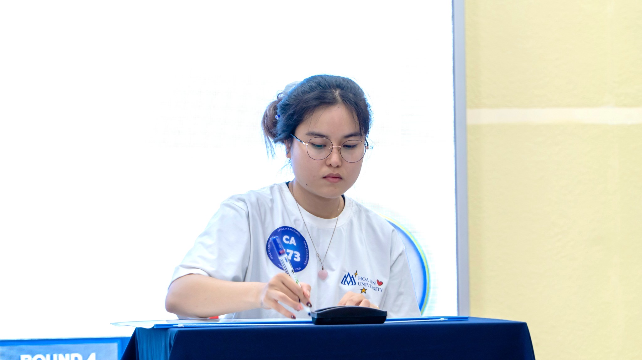 Sinh viên ngành Ngôn ngữ Anh HSU chính thức bước vào Chung kết Spell in a Nutshell 2025