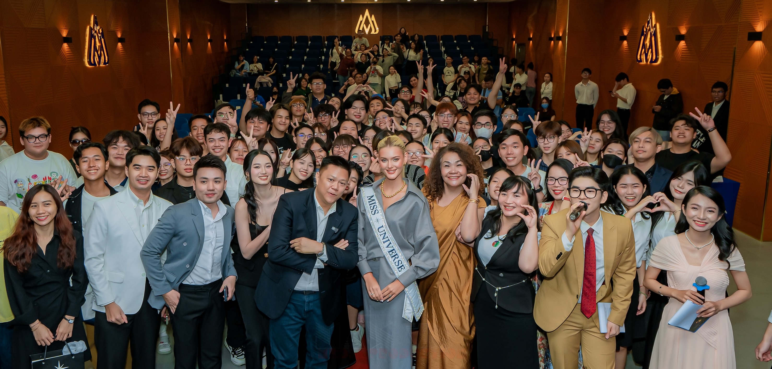Miss Universe 2024 Victoria Kjær Theilvig chọn HSU là điểm khởi đầu hành trình truyền cảm hứng cho thế hệ trẻ