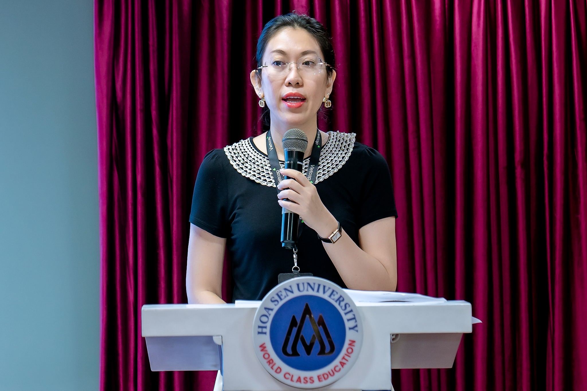Bà Quỳnh chia sẻ mong muốn đồng hành cùng Hoa Sen trong việc phát triển nguồn nhân lực chất lượng, giàu thực tiễn