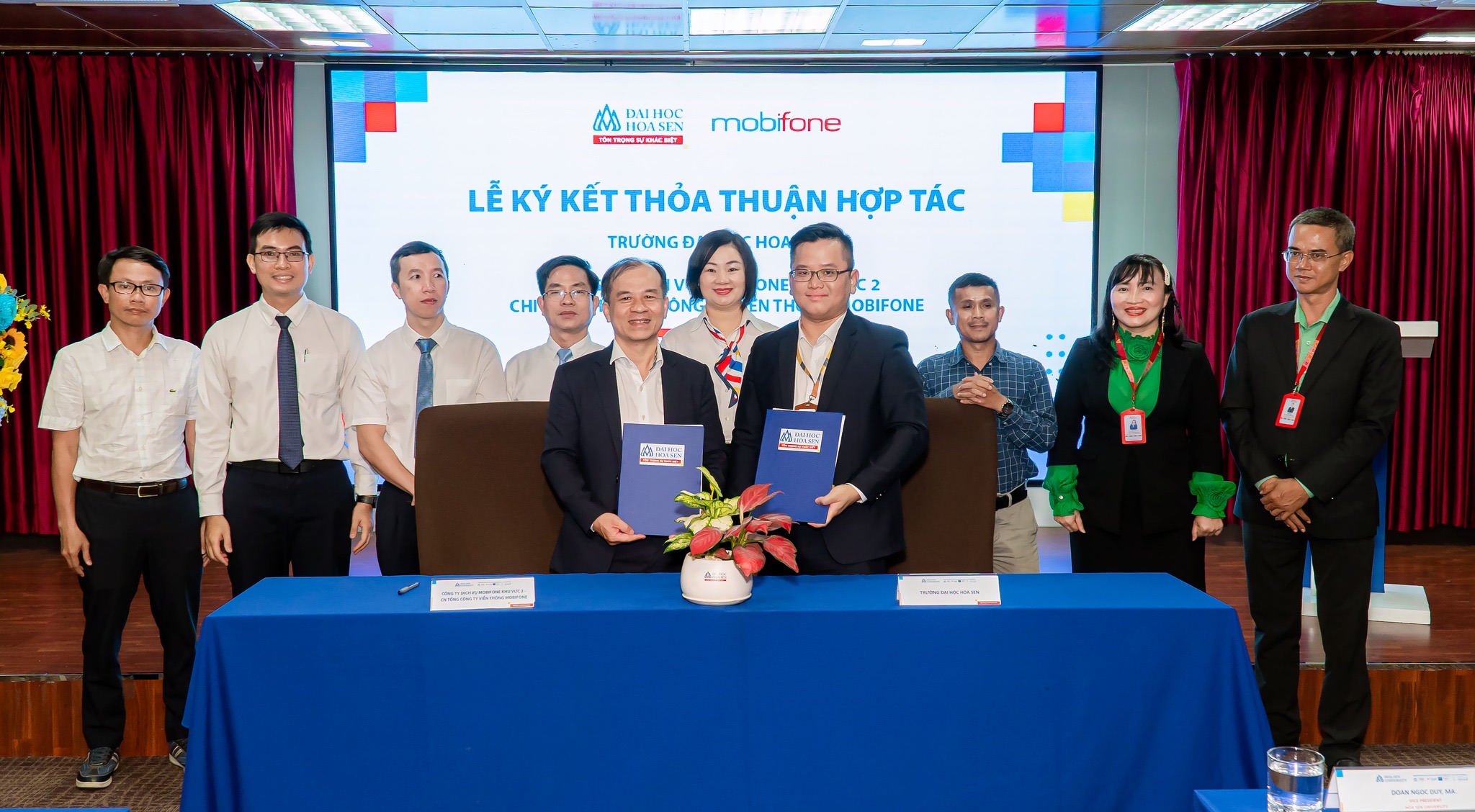 Lễ ký kết thoả thuận giữa Đại học Hoa Sen và Mobifone